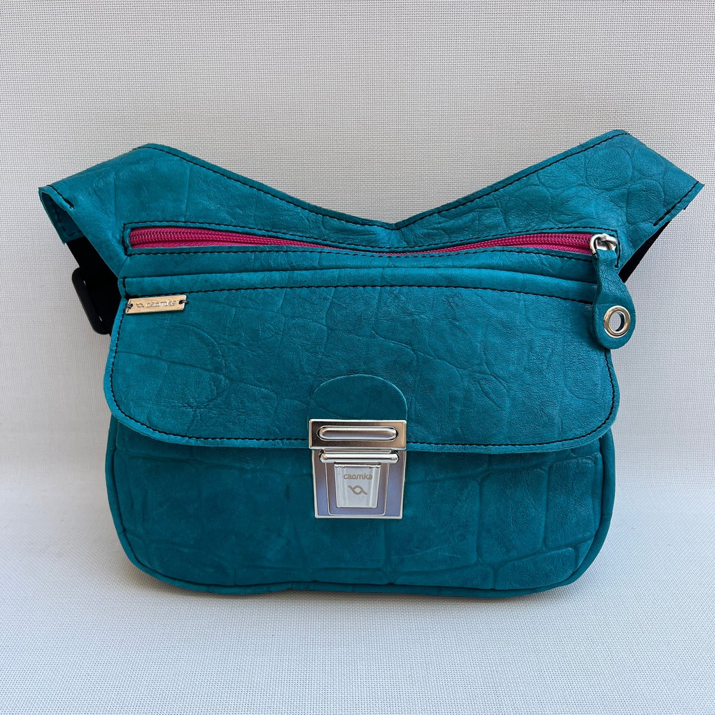 Special Blue Embossed · Piel natural BioCuir® · Pieza Única Núm. 13788