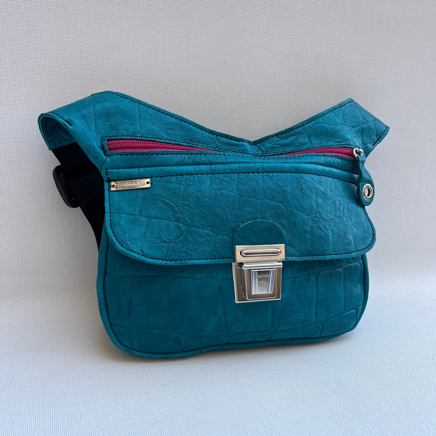 Special Blue Embossed · Piel natural BioCuir® · Pieza Única Núm. 13788