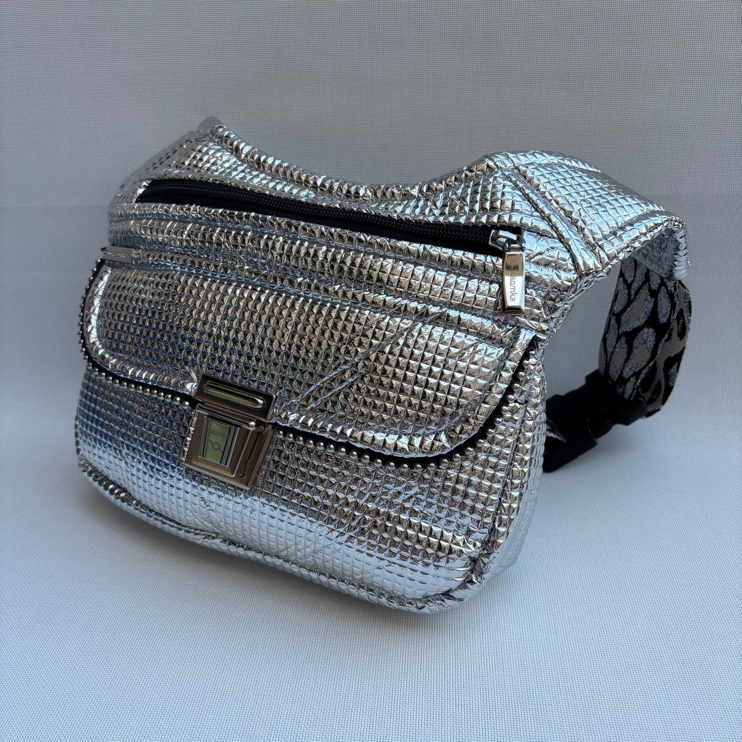 Riñonera "Special Silver Cold Top" · Pieza Única Núm. 17859
