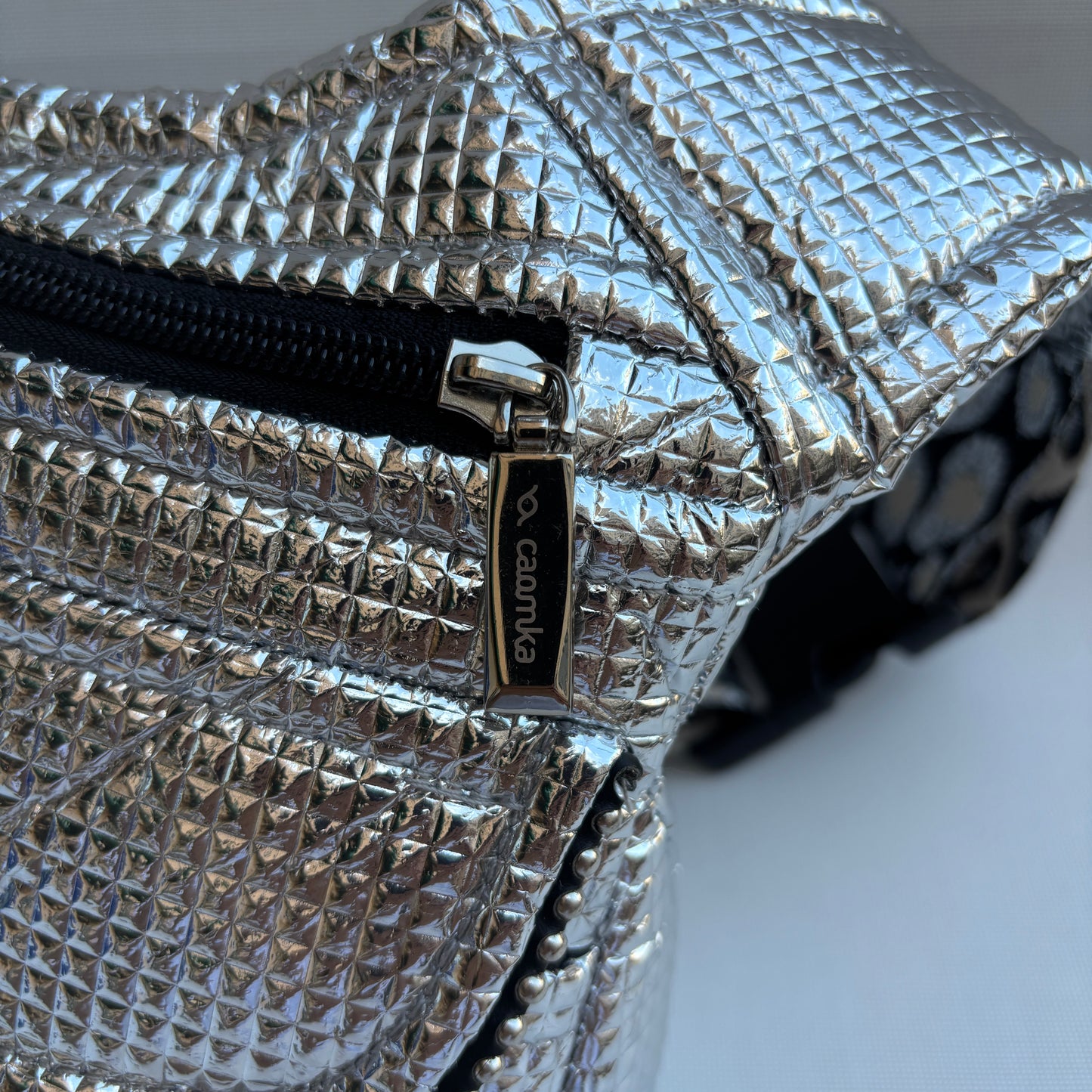 Riñonera "Special Silver Cold Top" · Pieza Única Núm. 17859