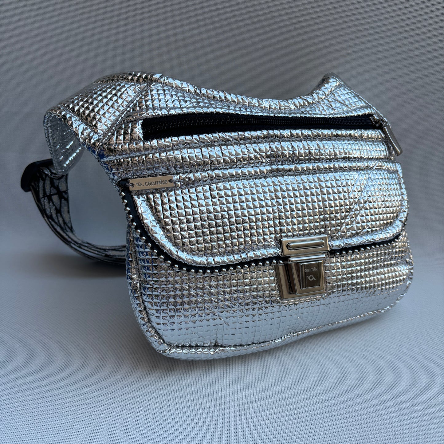 Riñonera "Special Silver Cold Top" · Pieza Única Núm. 17859