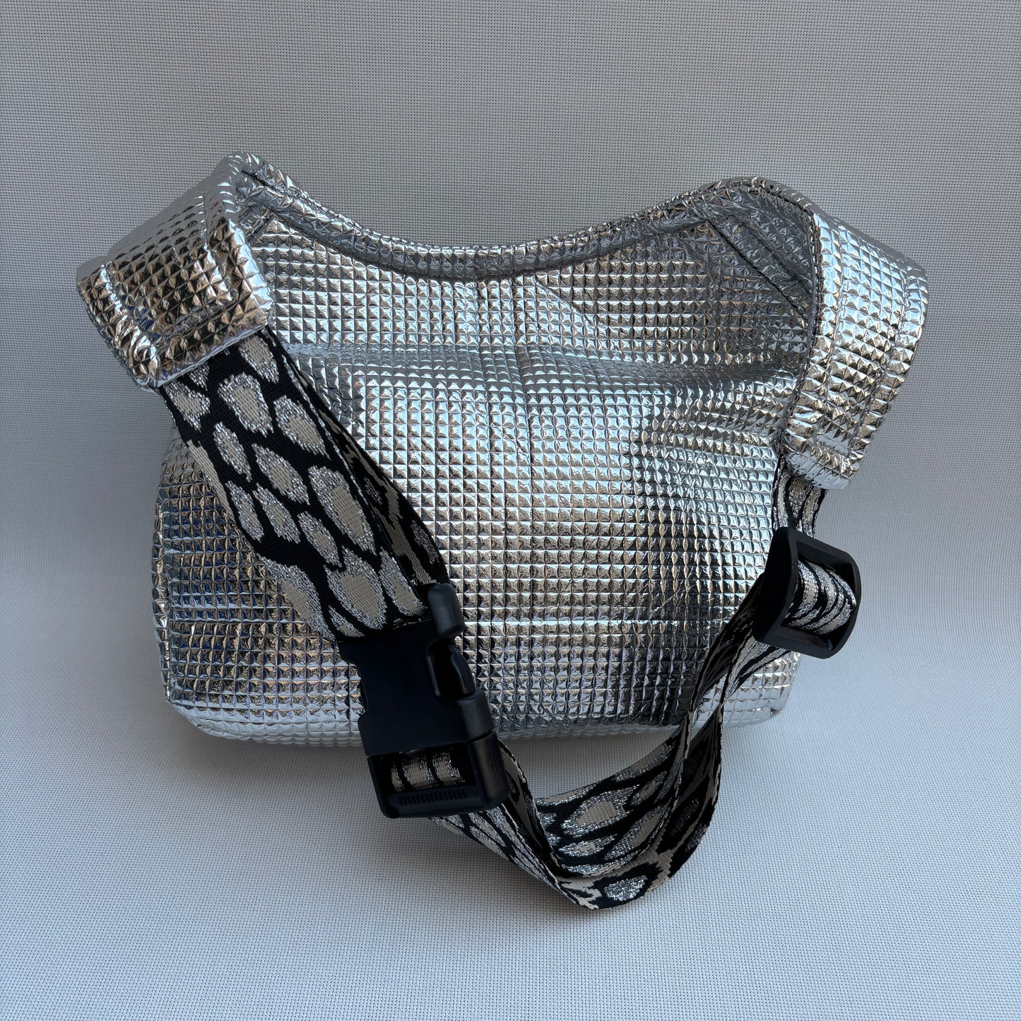 Riñonera "Special Silver Cold Top" · Pieza Única Núm. 17859