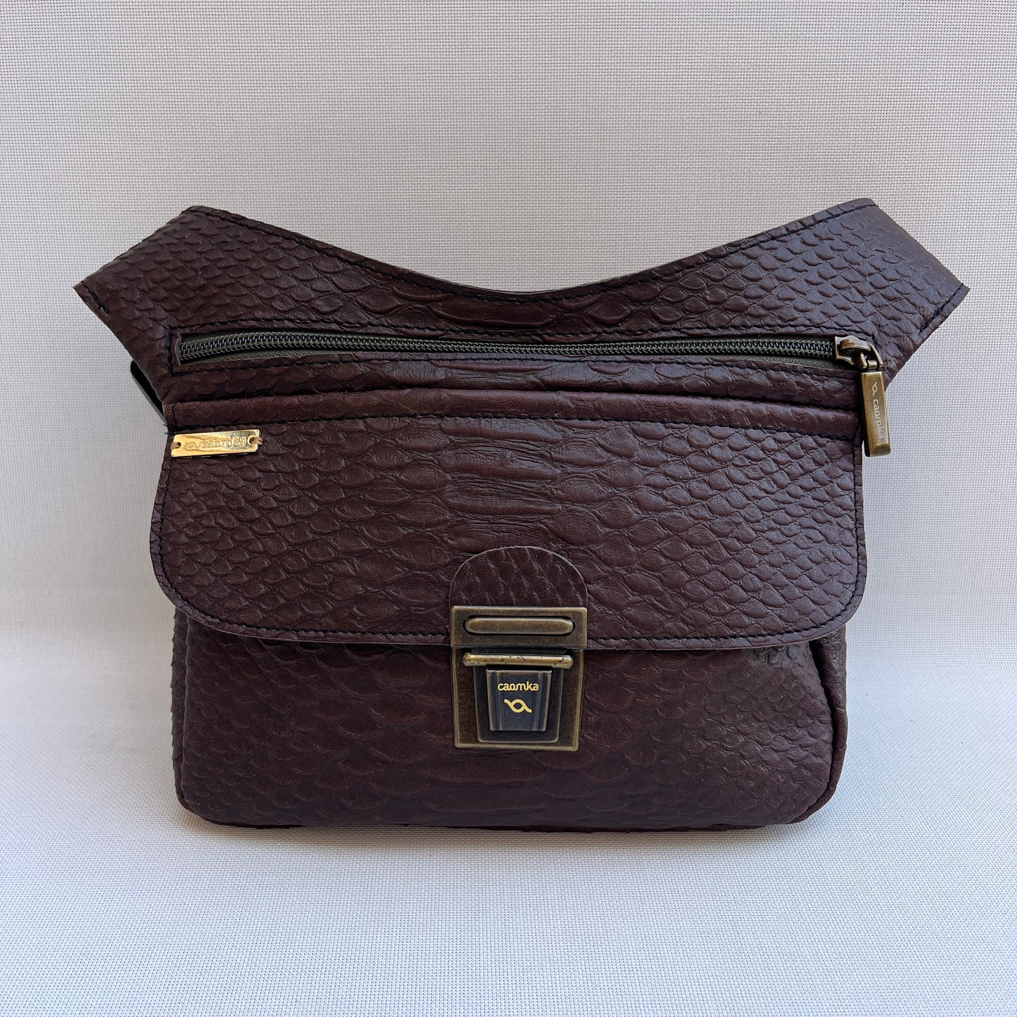 Special Dark Brown Embossed · Piel natural BioCuir® · Pieza Única Núm. 13787
