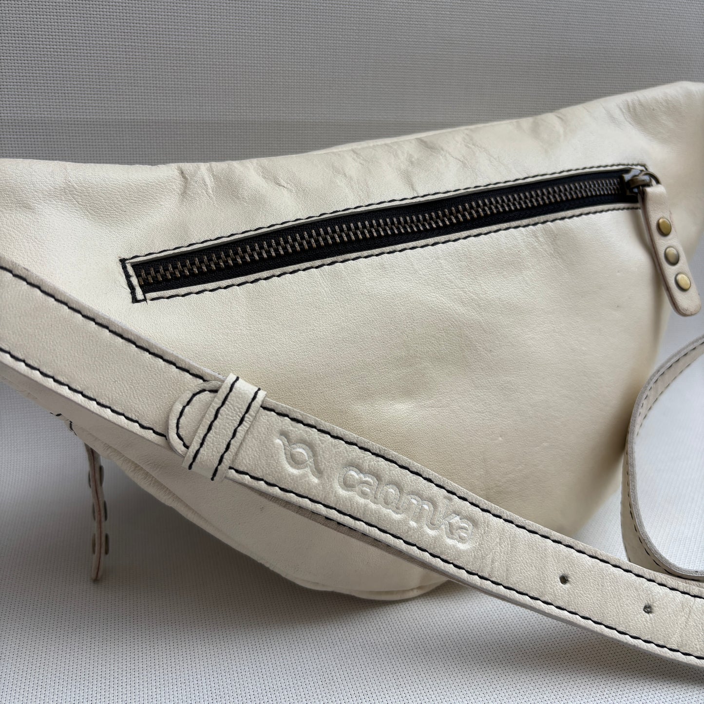 Riñonera "Special Premium RetroChic Beige" · Piel · Pieza Exclusiva Núm. 17841