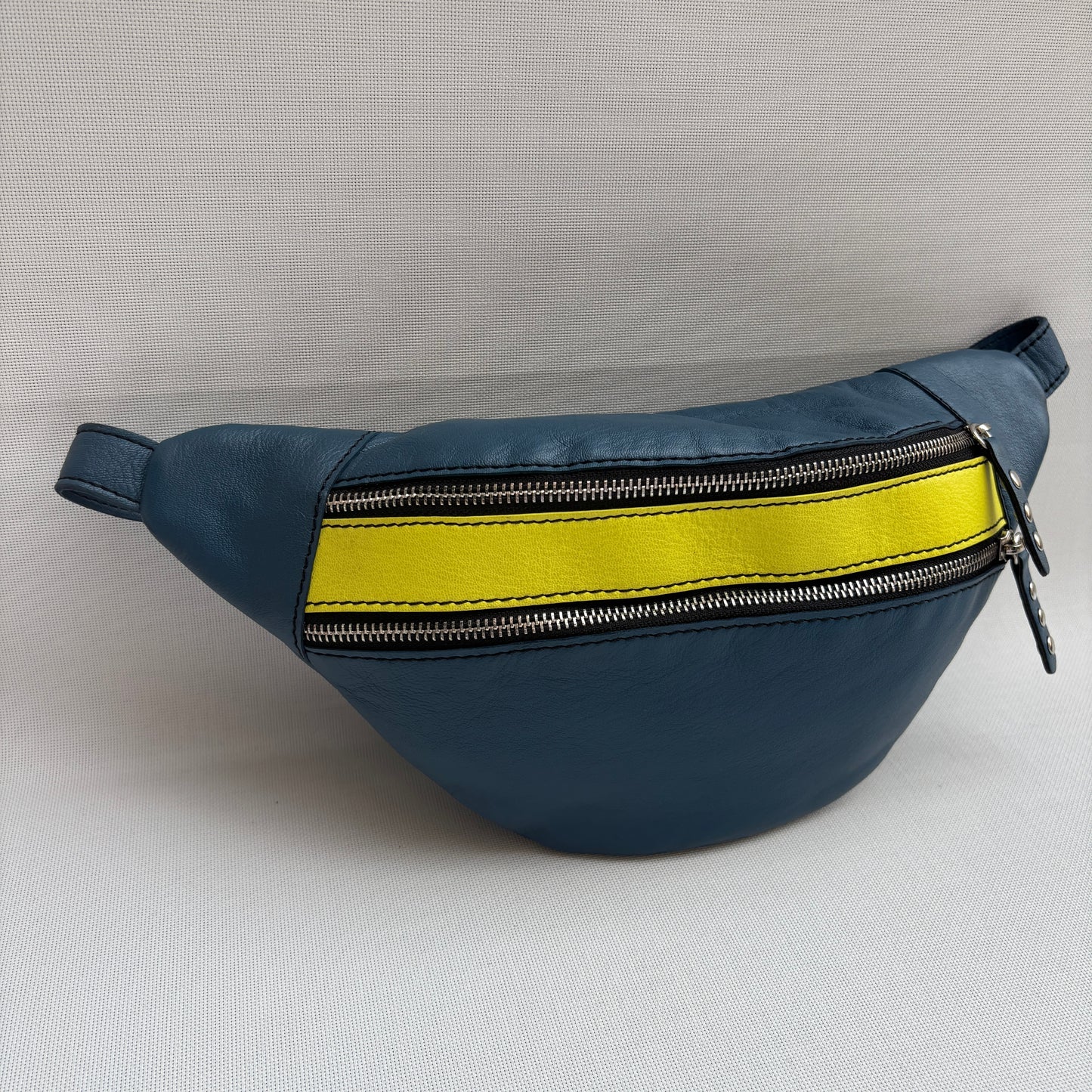 Riñonera "Special RetroChic Azul Petróleo"  · Piel · Pieza Exclusiva Núm. 17844