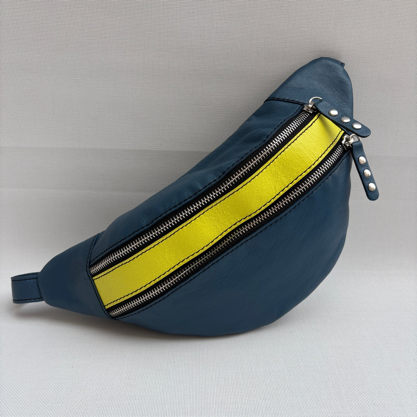 Riñonera "Special RetroChic Azul Petróleo"  · Piel · Pieza Exclusiva Núm. 17844