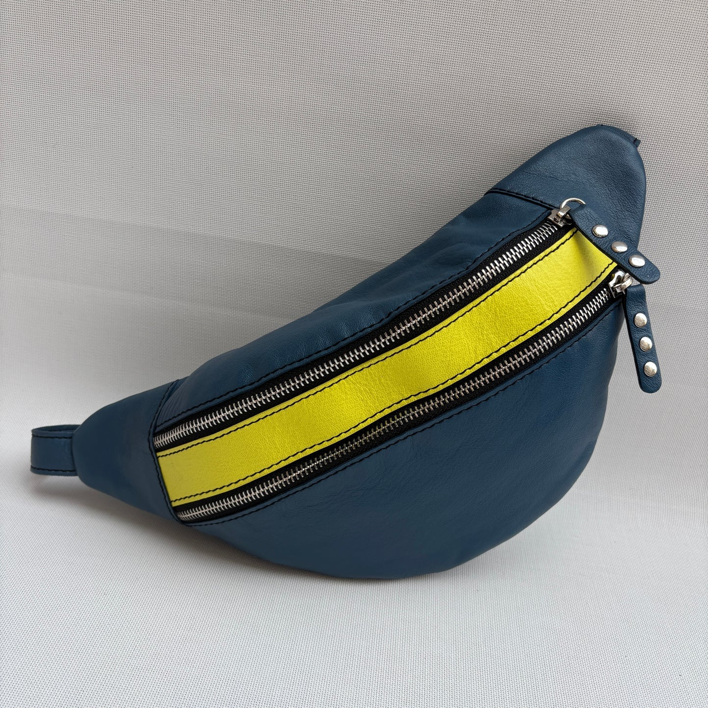 Riñonera "Special RetroChic Azul Petróleo"  · Piel · Pieza Exclusiva Núm. 17844