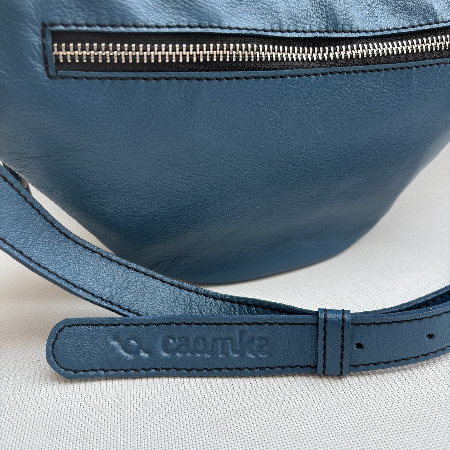 Riñonera "Special RetroChic Azul Petróleo"  · Piel · Pieza Exclusiva Núm. 17844