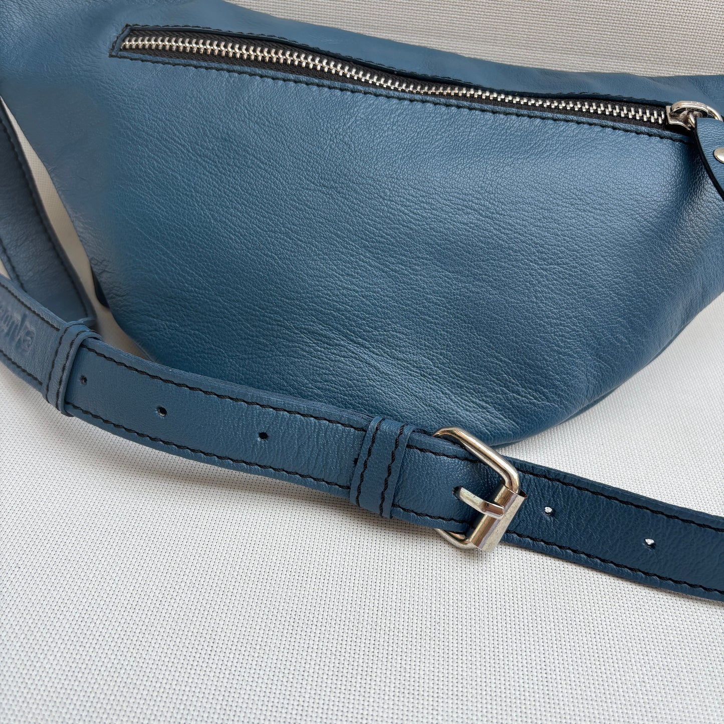 Riñonera "Special RetroChic Azul Petróleo"  · Piel · Pieza Exclusiva Núm. 17844