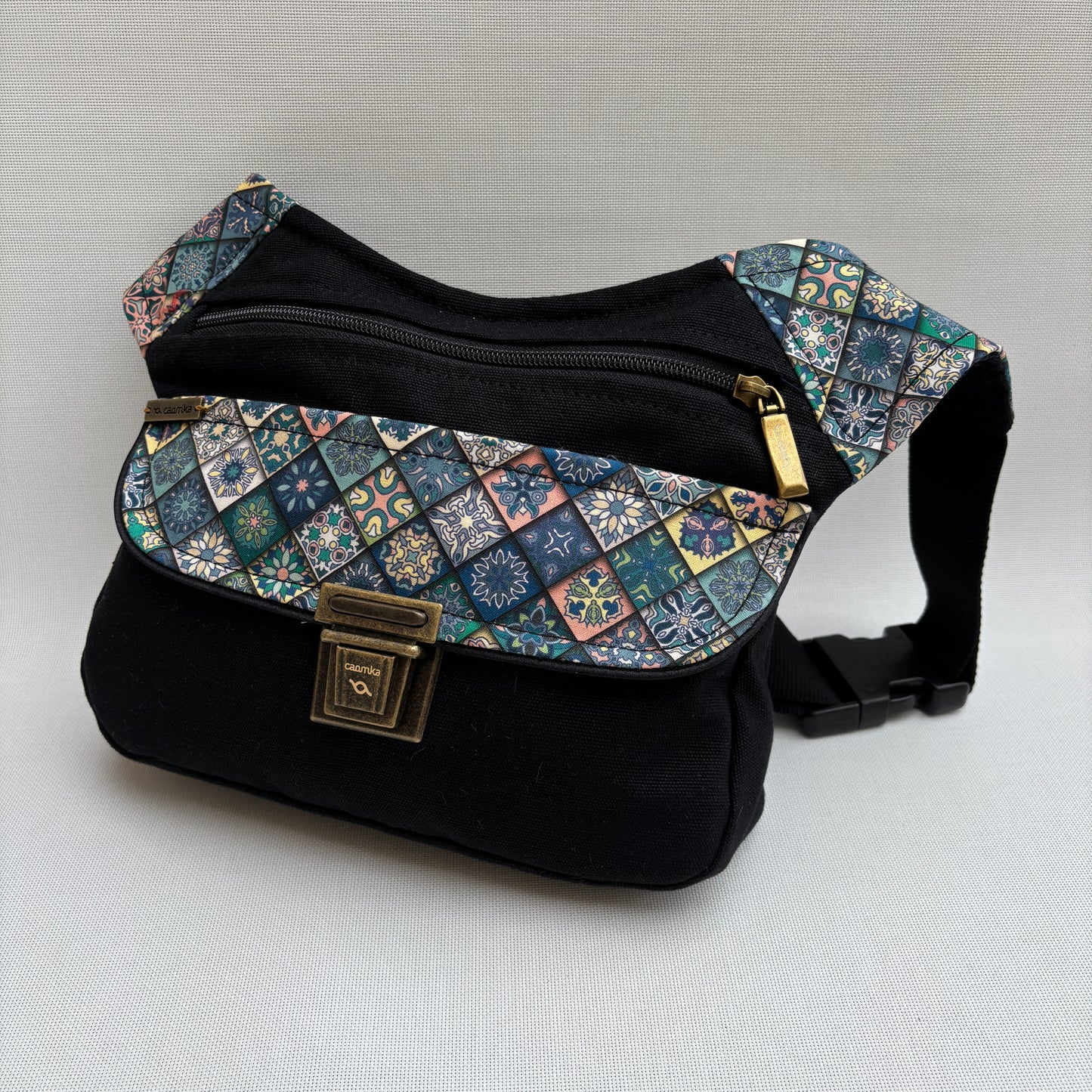 Riñonera "Special Black & Mandalas" + Bolsillo trasero · Pieza Única Núm. 17083