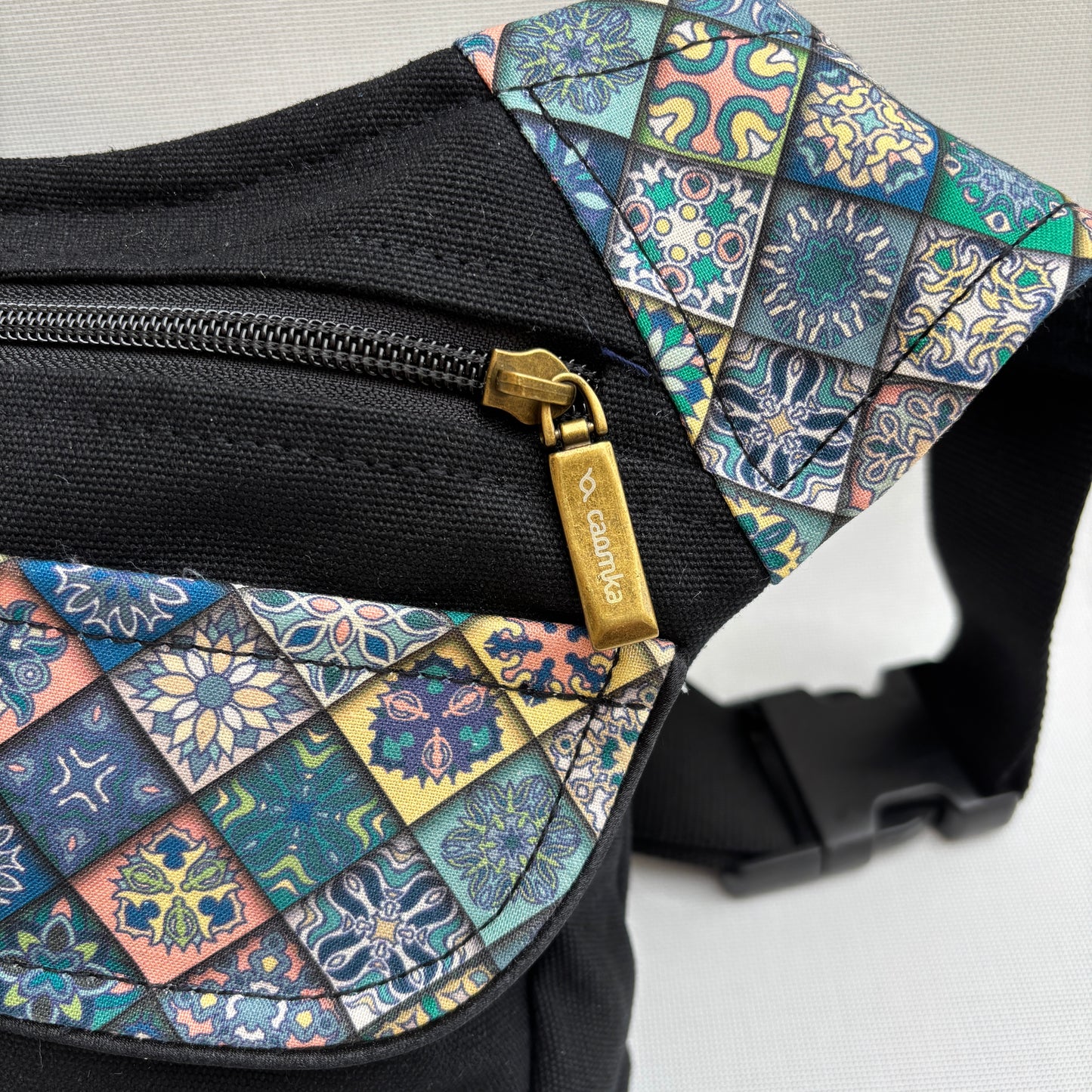 Riñonera "Special Black & Mandalas" + Bolsillo trasero · Pieza Única Núm. 17083