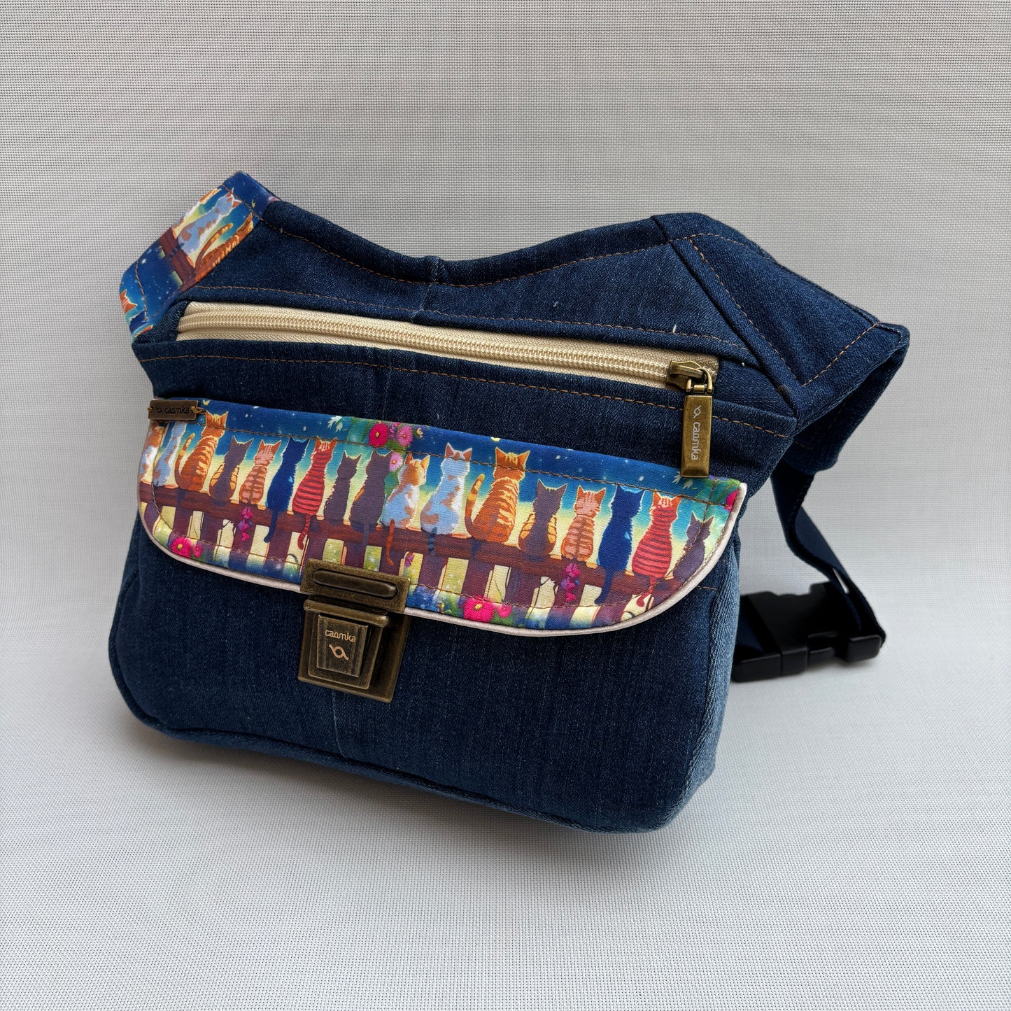 Special Cats ♻️ Jeans Recycled ♻️ + Bolsillo trasero · Pieza Única Núm. 17084