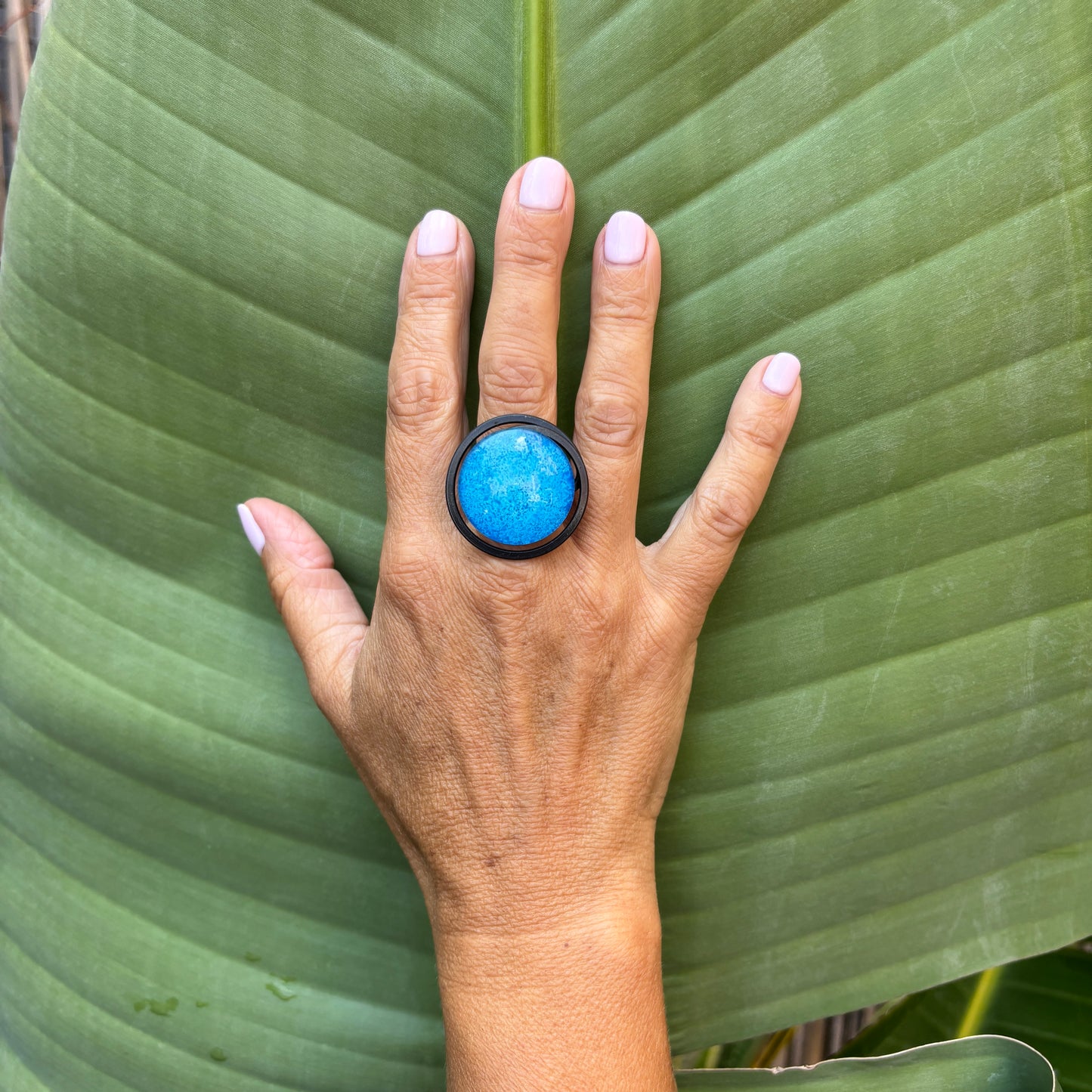 Anillo Sol Azul Mediterráneo – Vidrio fundido y hierro forjado.