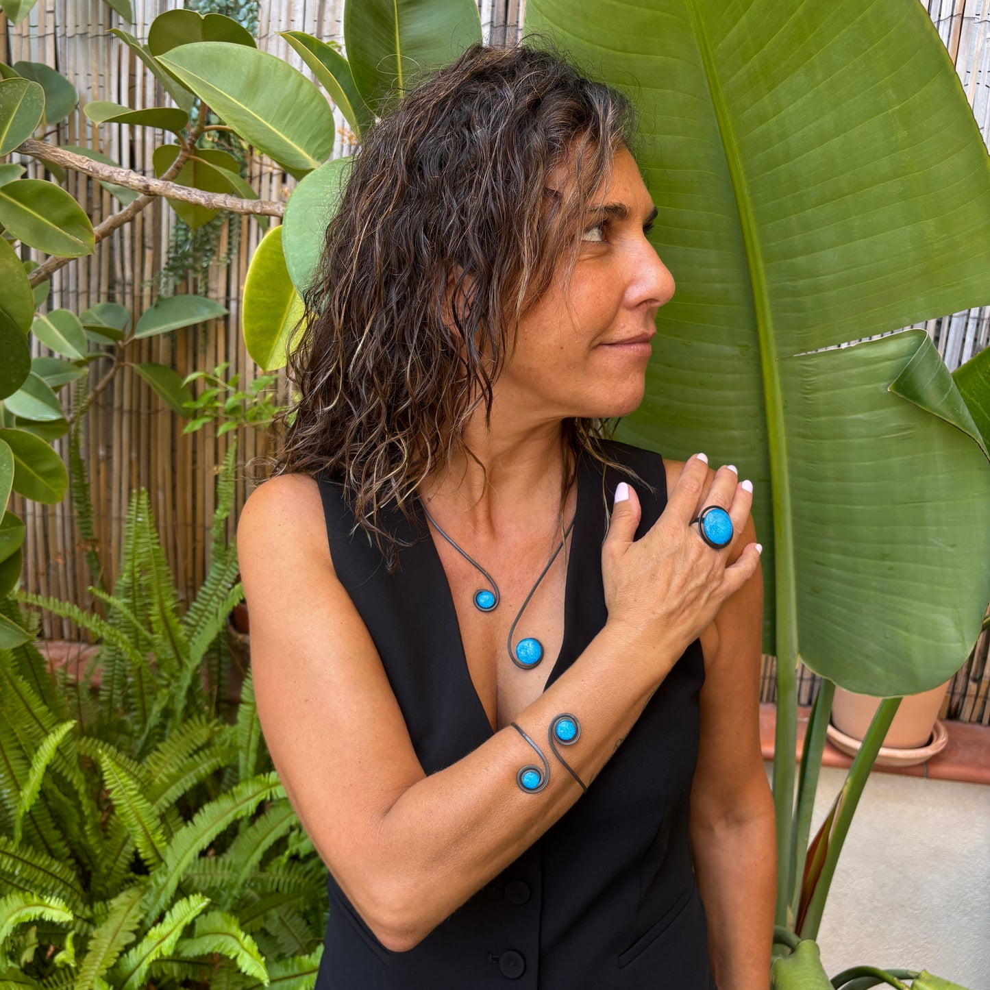 Anillo Sol Azul Mediterráneo – Vidrio fundido y hierro forjado.