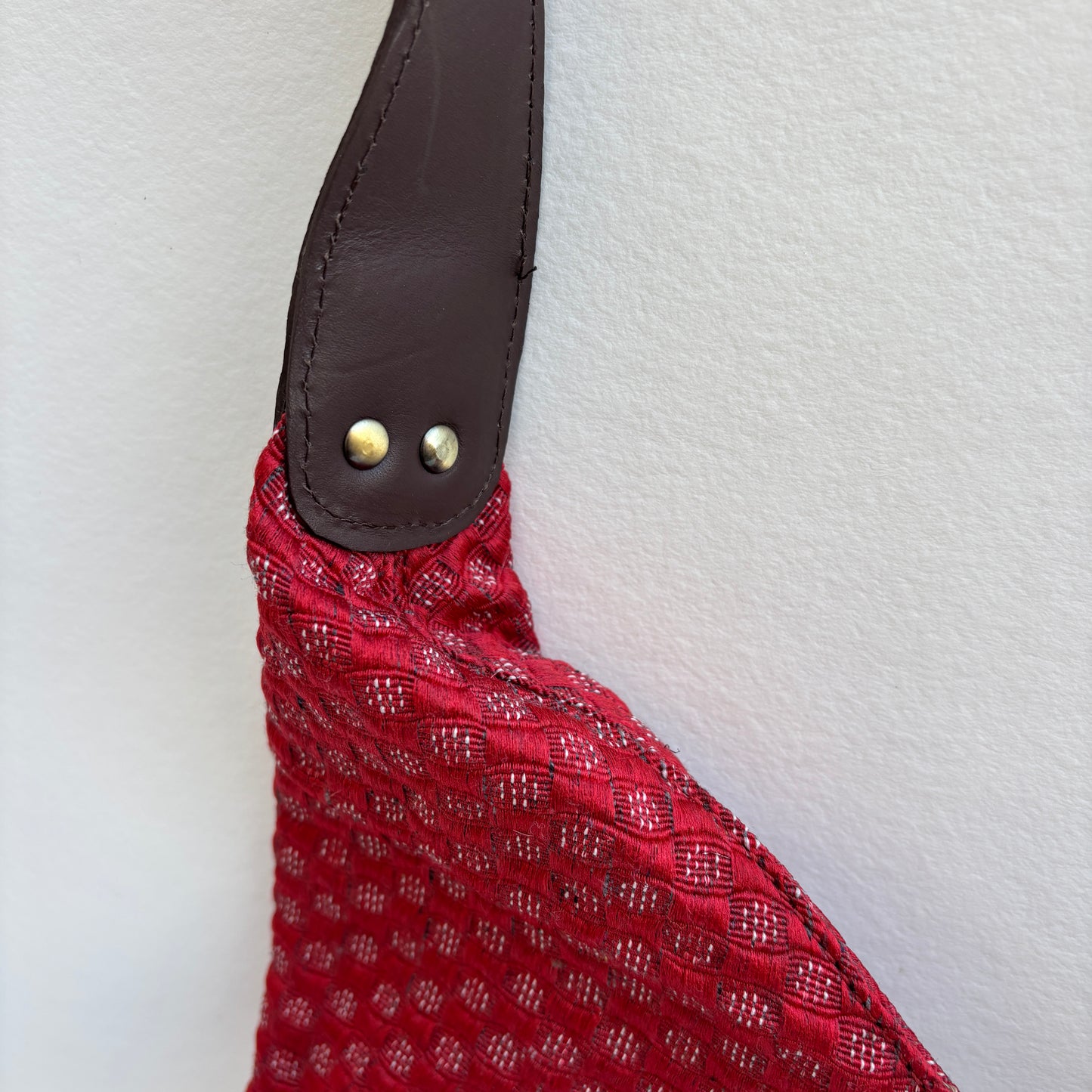 Bolso Violeta “Red Boheme" · Pieza Única Núm. 19413 (primeras piezas) en evolución.