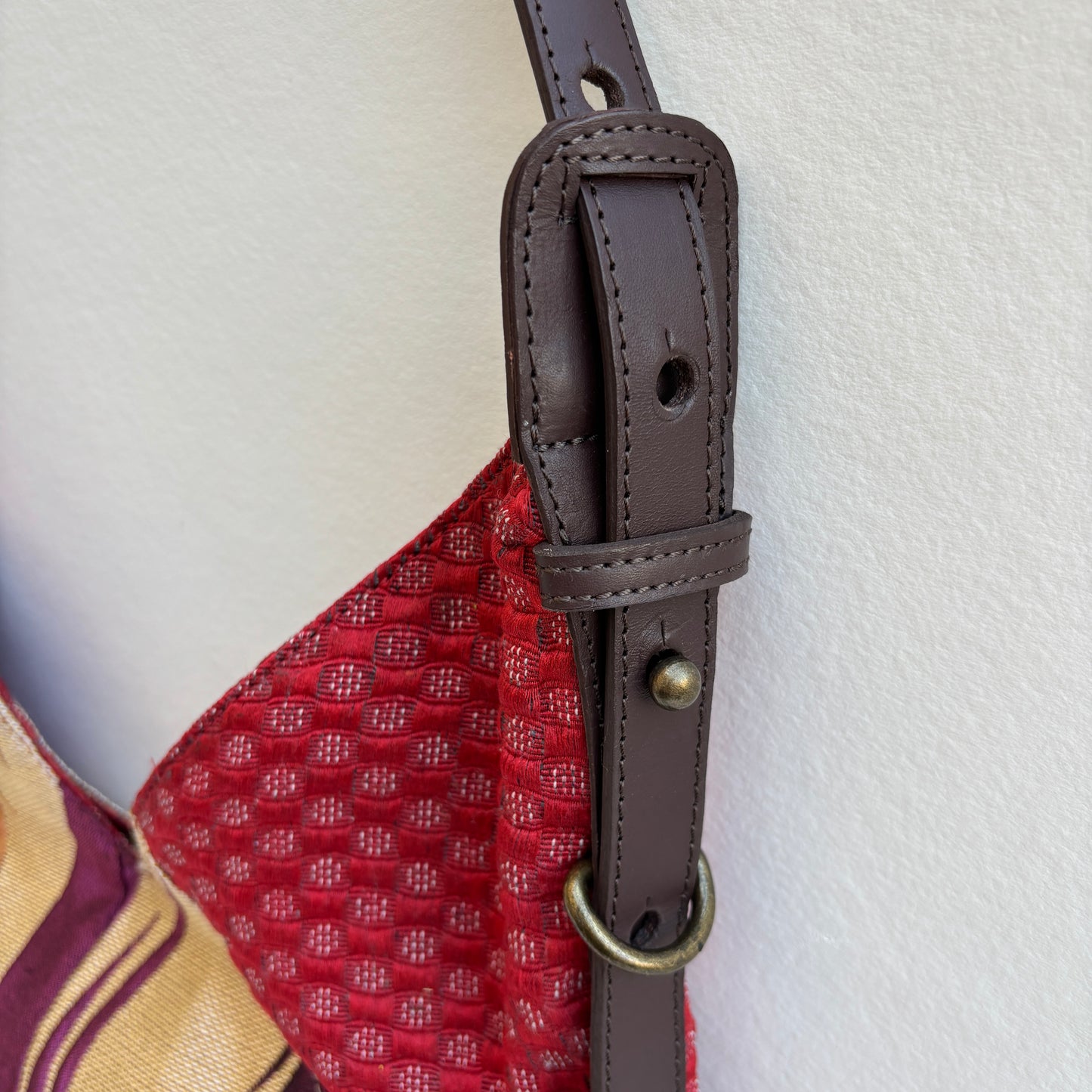 Bolso Violeta “Red Boheme" · Pieza Única Núm. 19413 (primeras piezas) en evolución.