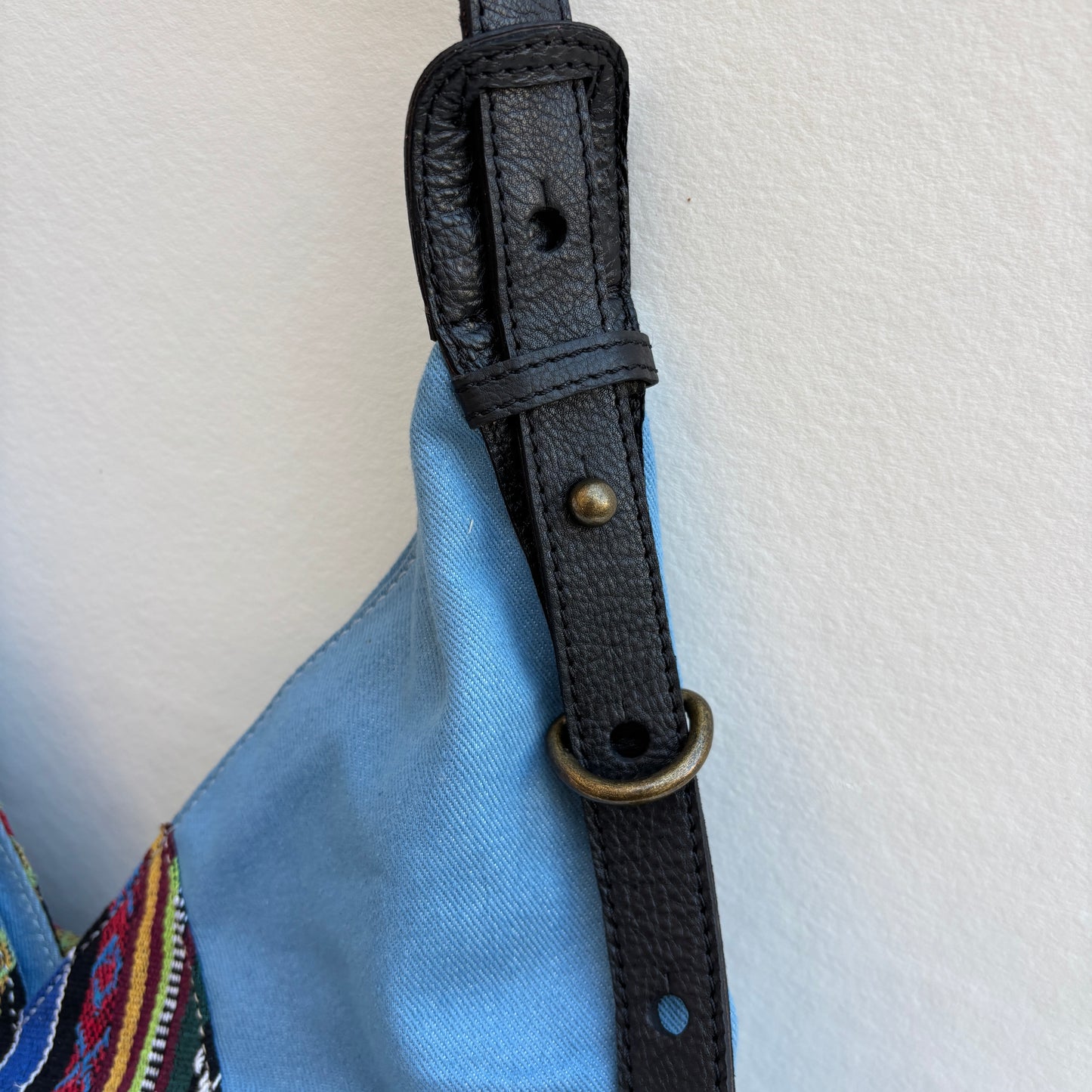 Bolso Violeta “Blue Nomad" · Pieza Única Núm. 19412 (primeras piezas) en evolución.
