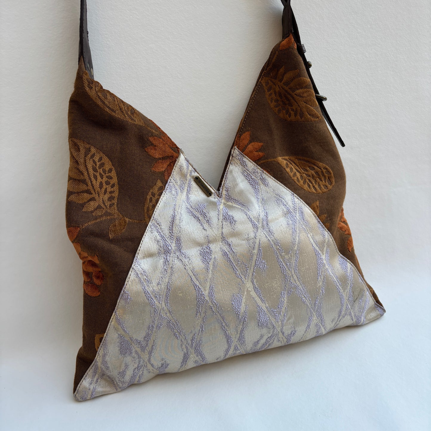 Bolso Violeta “Autumn Ivory" · Pieza Única Núm. 19411 (primeras piezas) en evolución.
