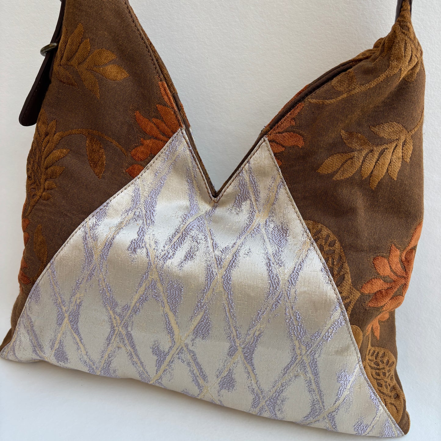 Bolso Violeta “Autumn Ivory" · Pieza Única Núm. 19411 (primeras piezas) en evolución.