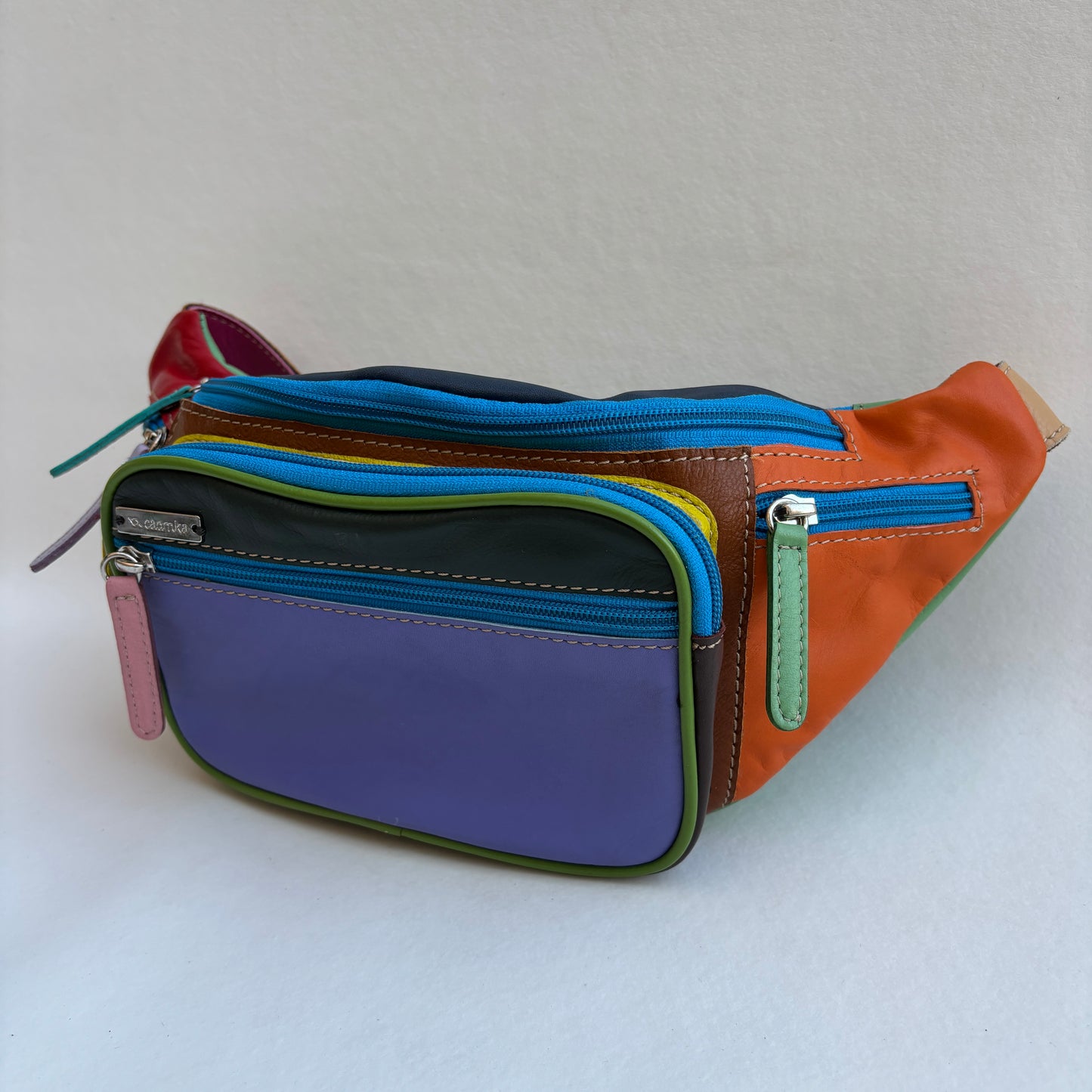 Riñonera RetroChic Analia Happy Colors · Piel · Pieza Única Núm. 19403