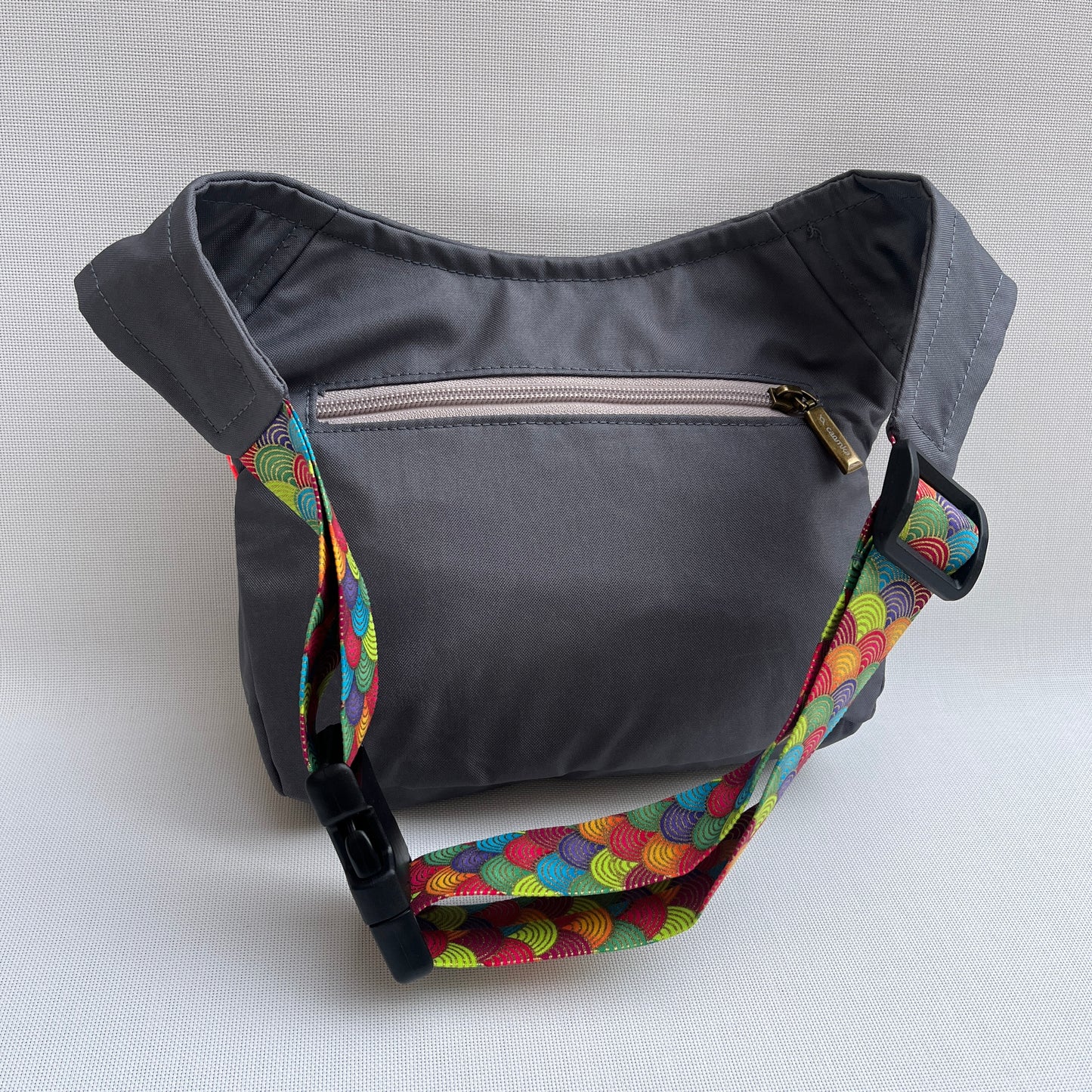 Special Gray & Dots (Impermeable) + Bolsillo trasero · Pieza Única Núm. 15358