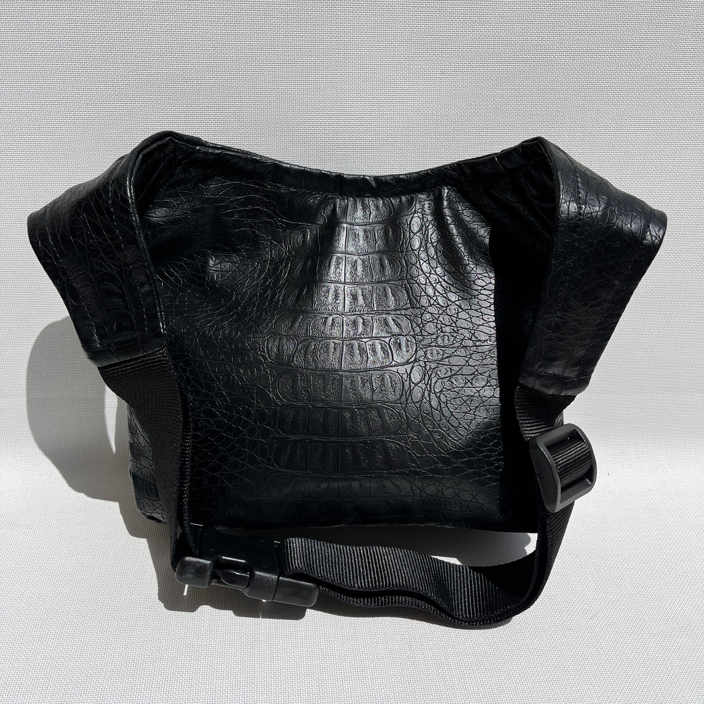 Special Black Elegant Leatherette Exclusive Piece No. 13394