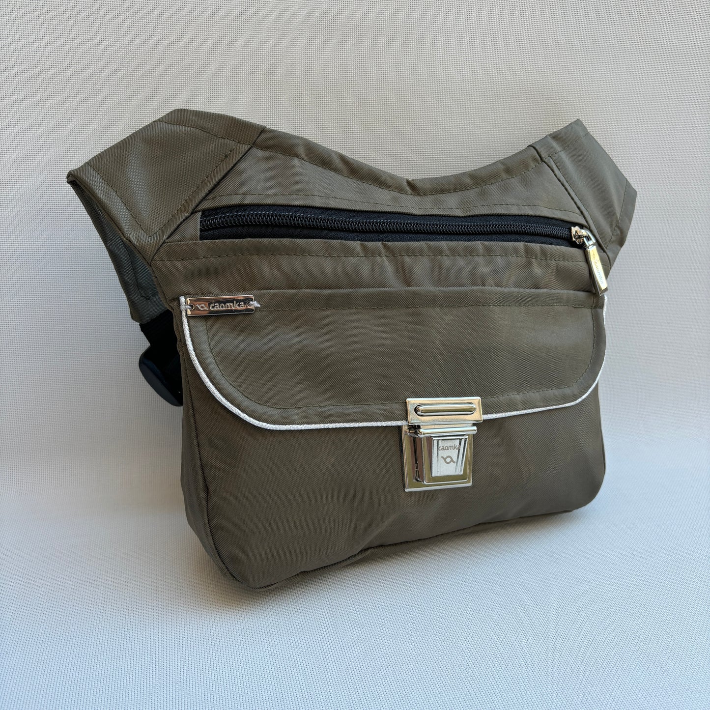 Special Verde Kaki + Bolsillo trasero · Impermeable · Pieza Exclusiva Núm. 16265