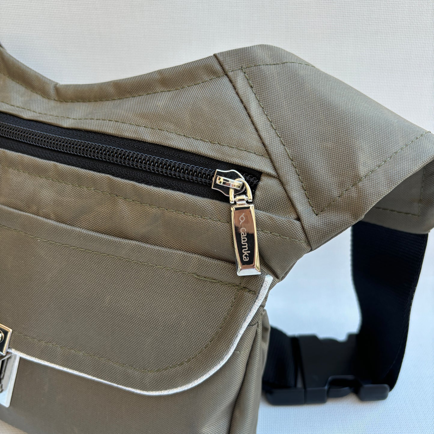 Special Verde Kaki + Bolsillo trasero · Impermeable · Pieza Exclusiva Núm. 16265
