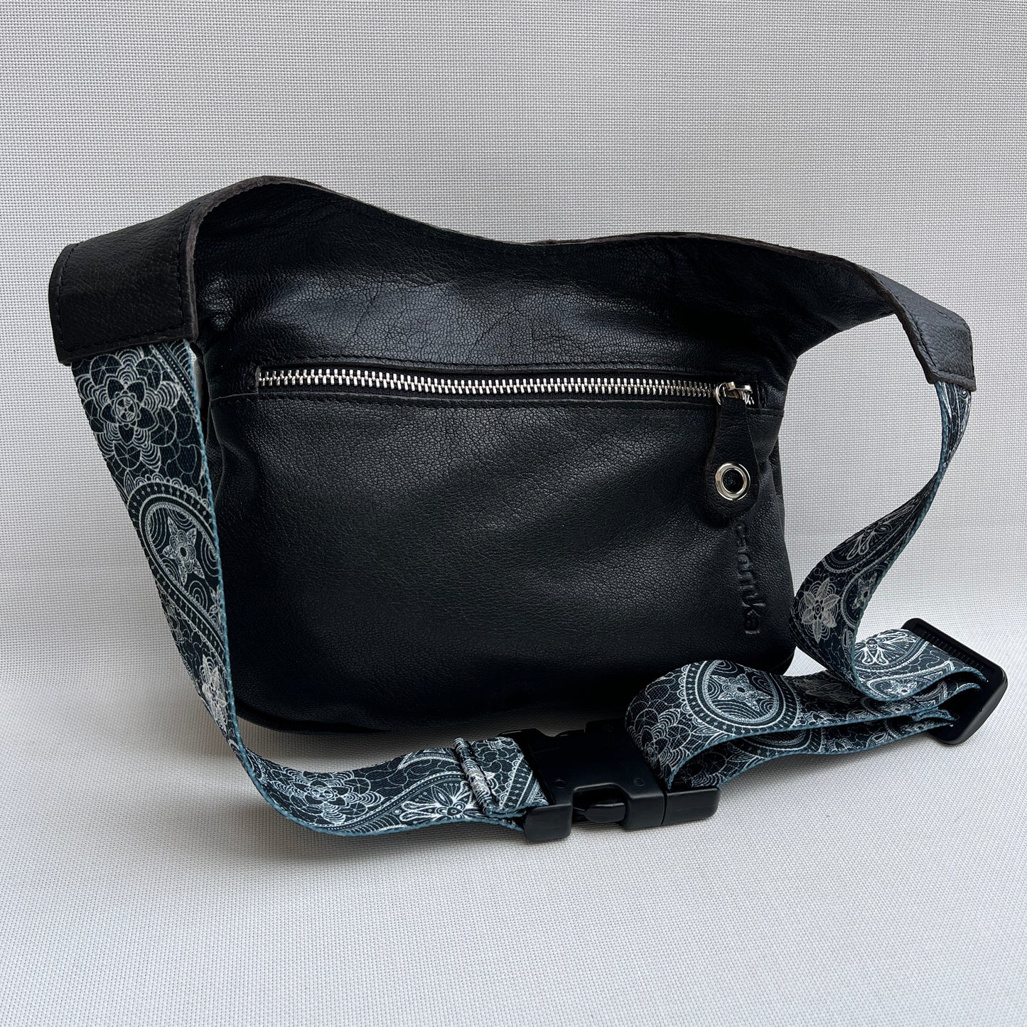 Special Black Sweet & Silver · Piel natural BioCuir® · Pieza Única Núm. 13779