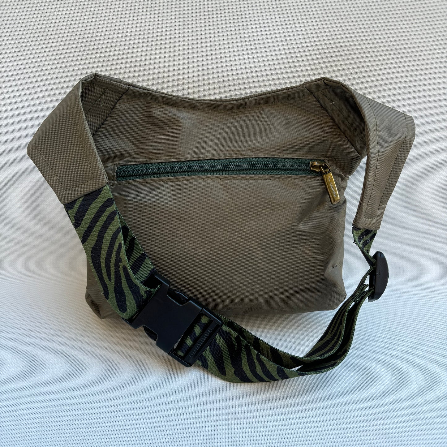Special Verde Kaki Top + Bolsillo trasero · Impermeable · Pieza Única Núm. 16269