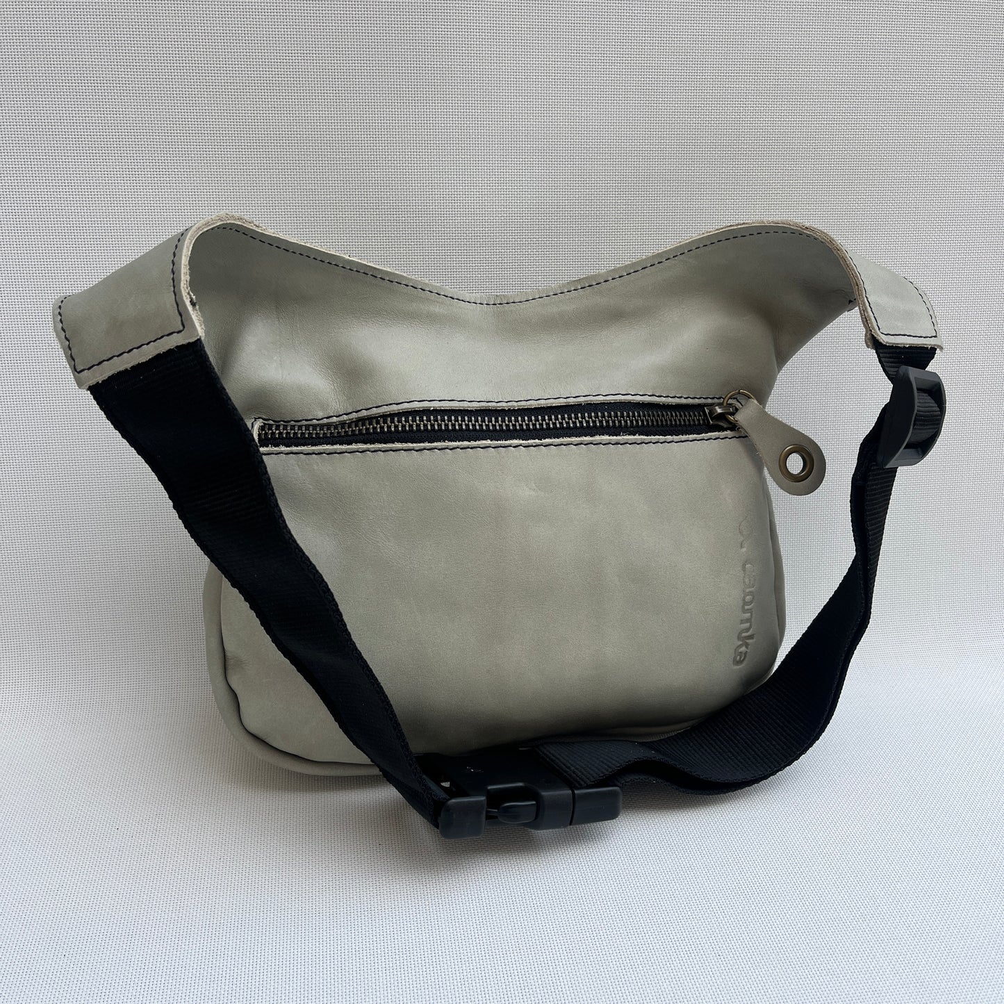 Premium Verde Pastel & Old Gold · Piel - Cuero · Pieza Exclusiva Núm. 15445