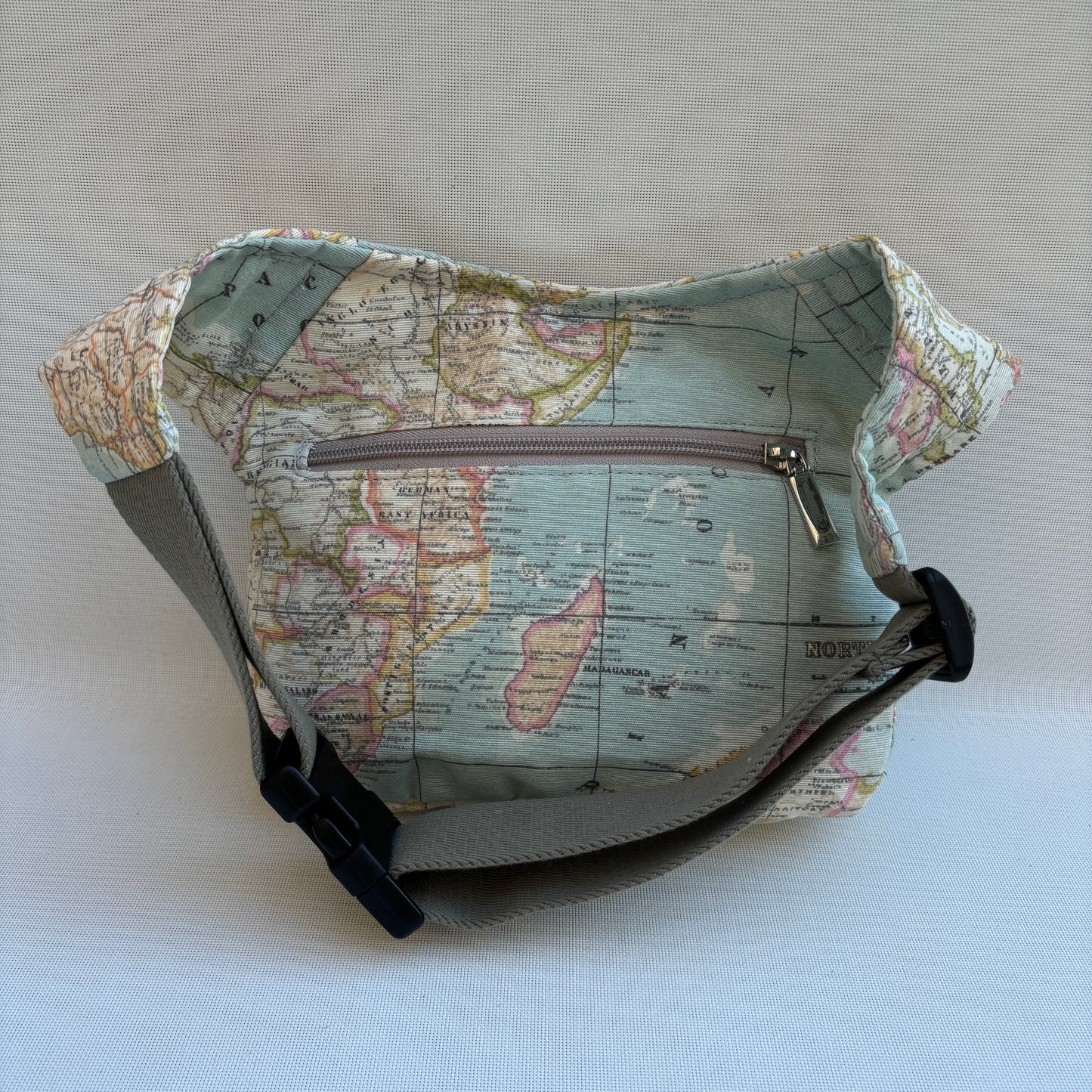 Spezielle Weltkarte + Gesäßtasche Einzelstück Nr. 11951