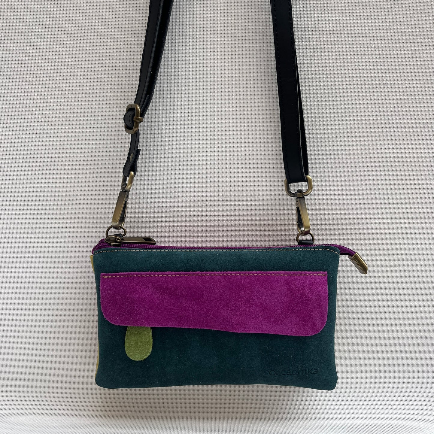 Riñonera multifunción NANO "Pura Energía" · Piel Serraje · Pieza Exclusiva Núm. 14621