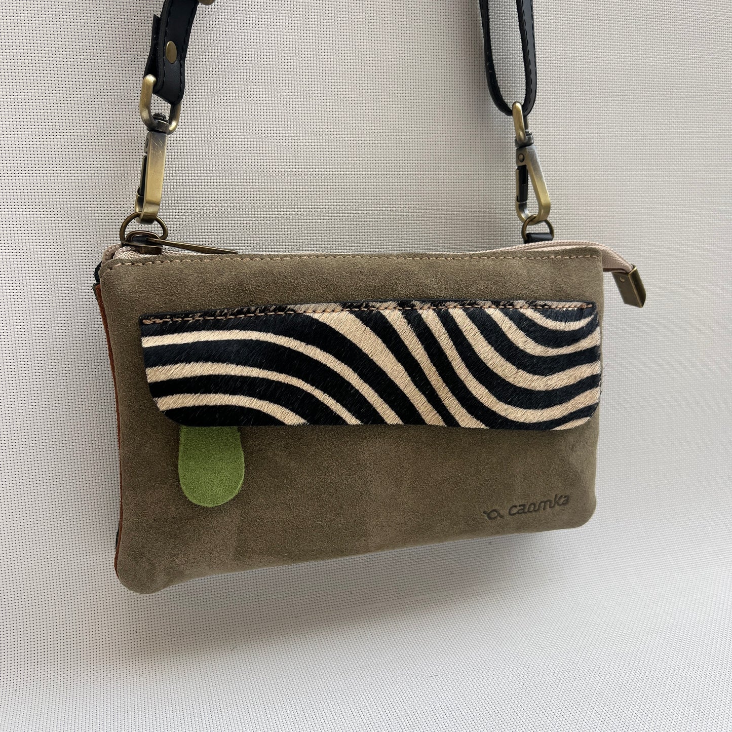 Riñonera multifunción NANO "Zebra II" · Piel Serraje · Pieza Exclusiva Núm. 14629