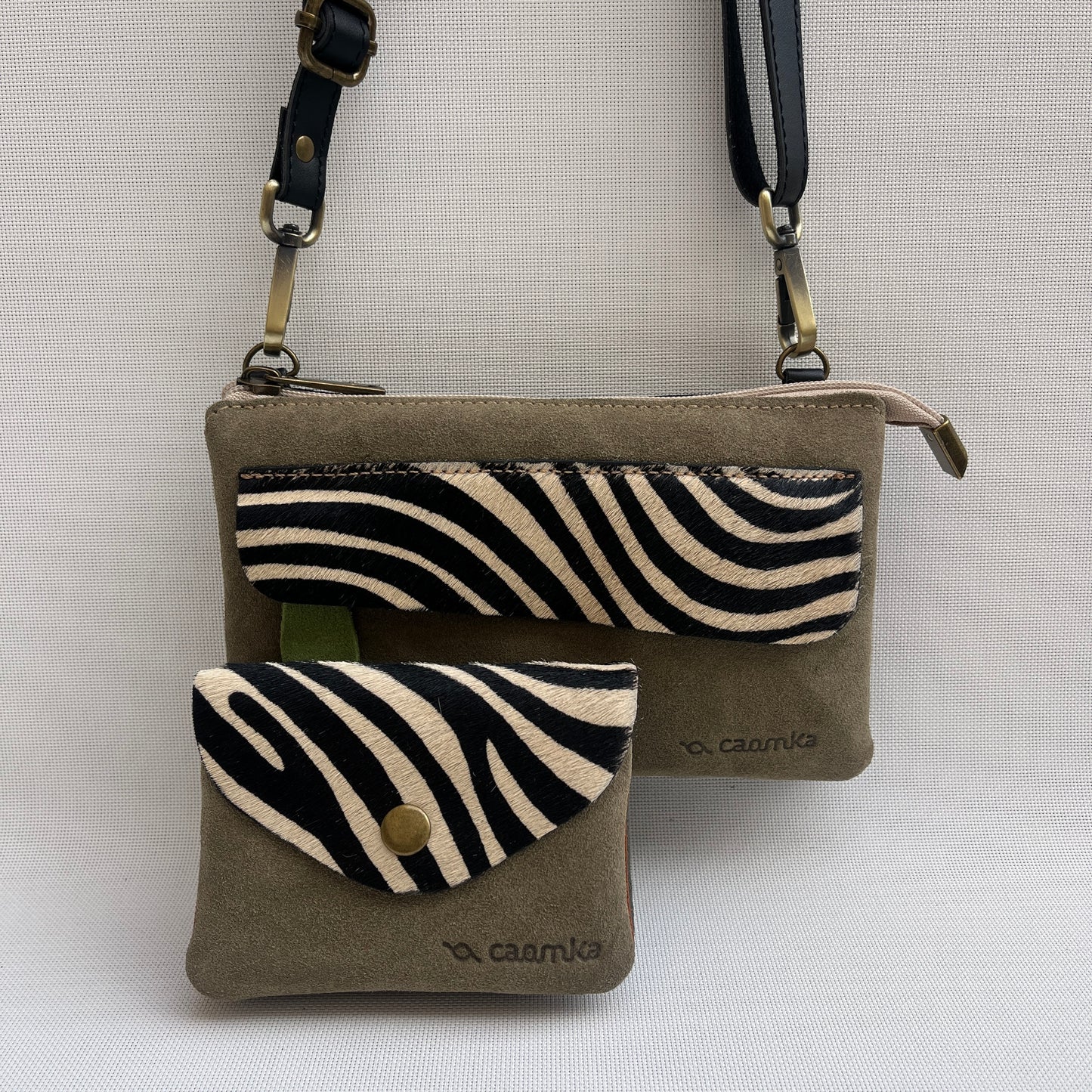 Riñonera multifunción NANO "Zebra II" · Piel Serraje · Pieza Exclusiva Núm. 14629
