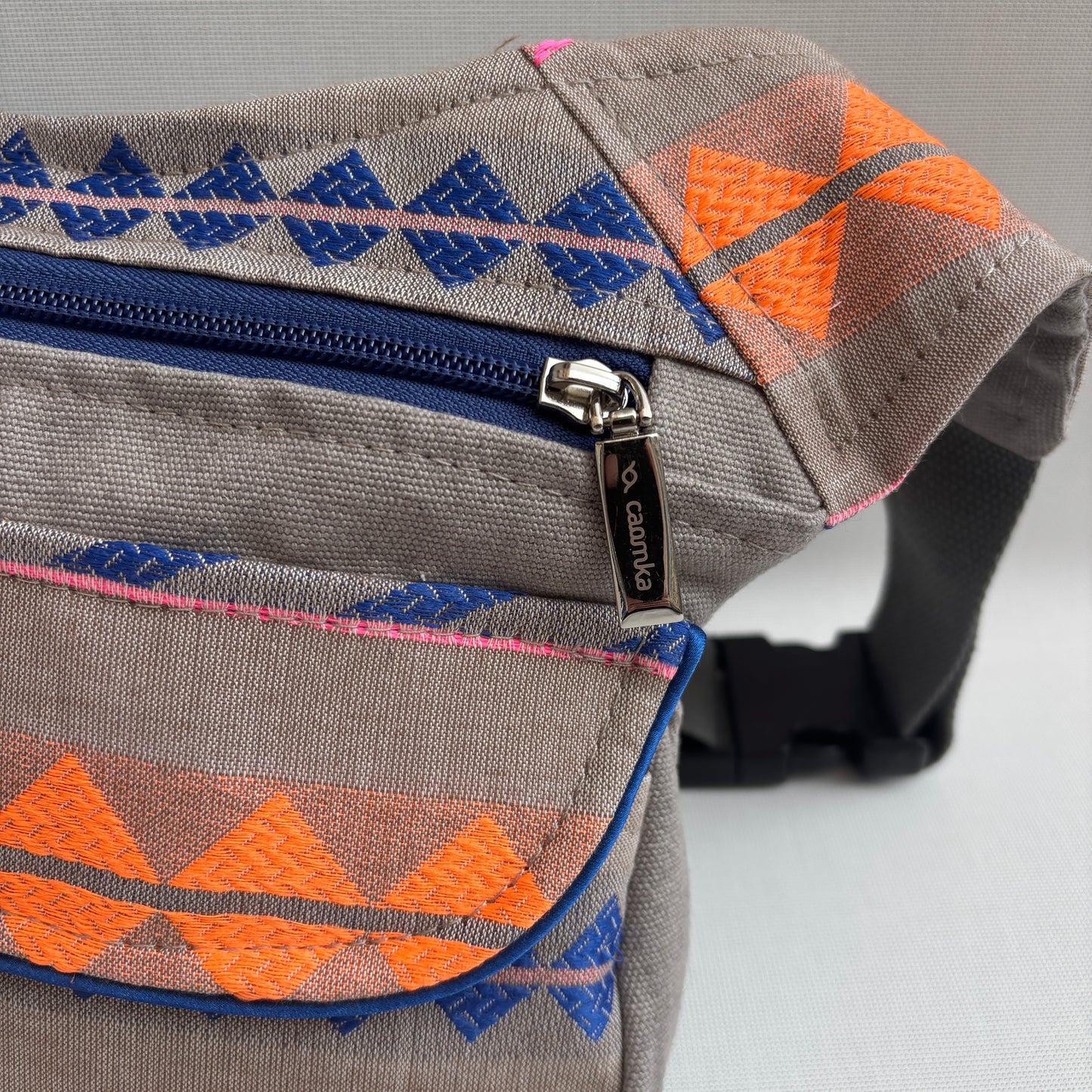 Riñonera “Etnical Happy Colors” · Pieza Única Núm. 18561