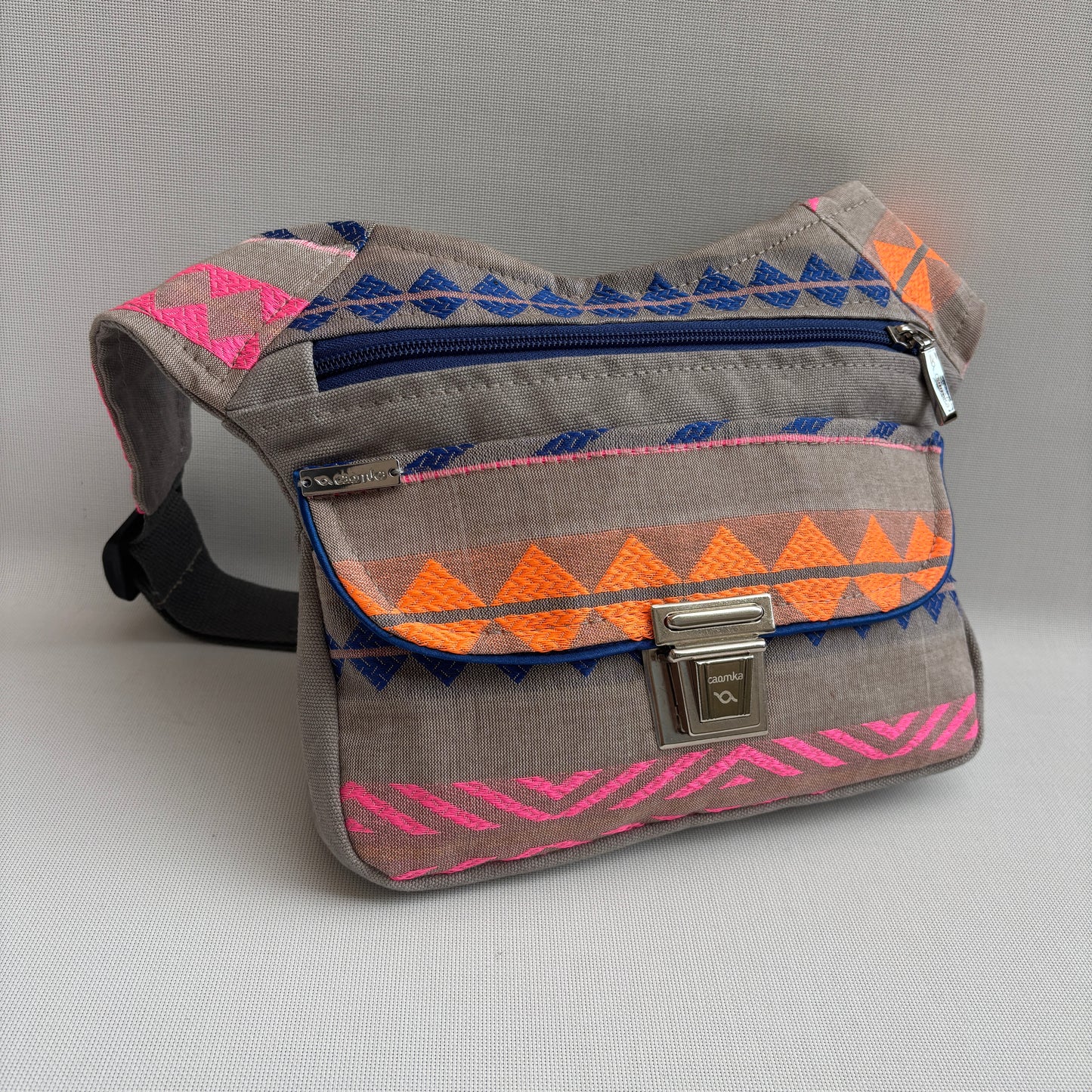 Riñonera “Etnical Happy Colors” · Pieza Única Núm. 18561