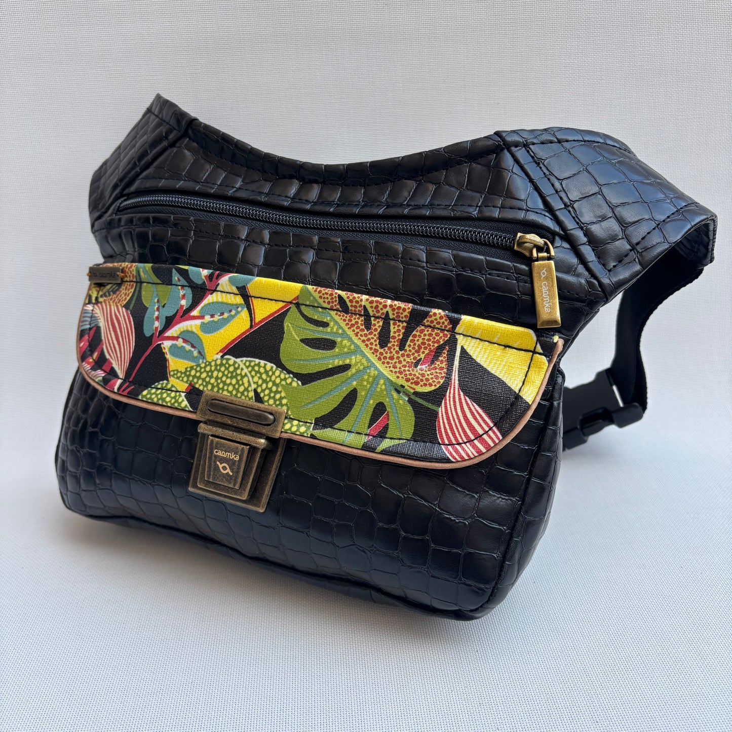 Riñonera "Special Black & Tropical" + Bolsillo trasero · Pieza Única Núm. 17126