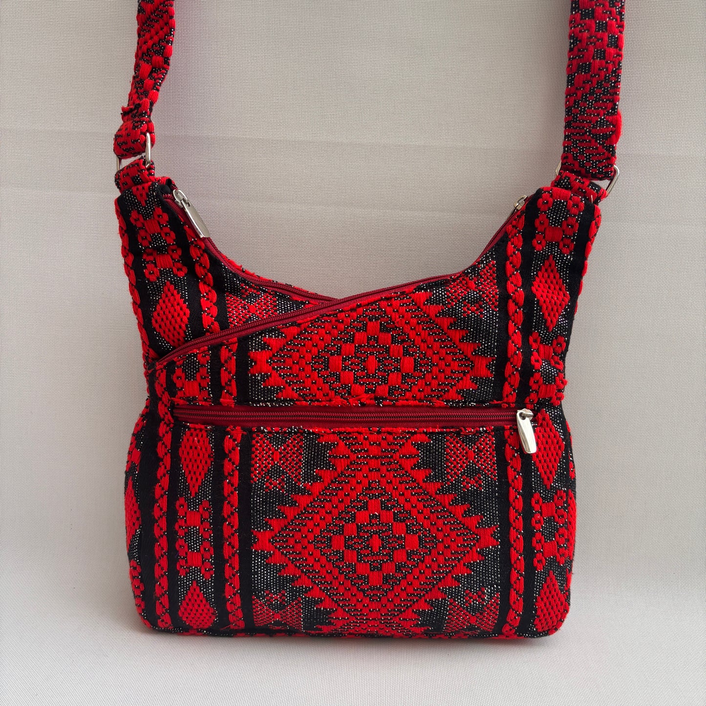 Bolso Bandolera Súper Caomka "Red Tribal Impact" · Pieza Única Núm. 18503