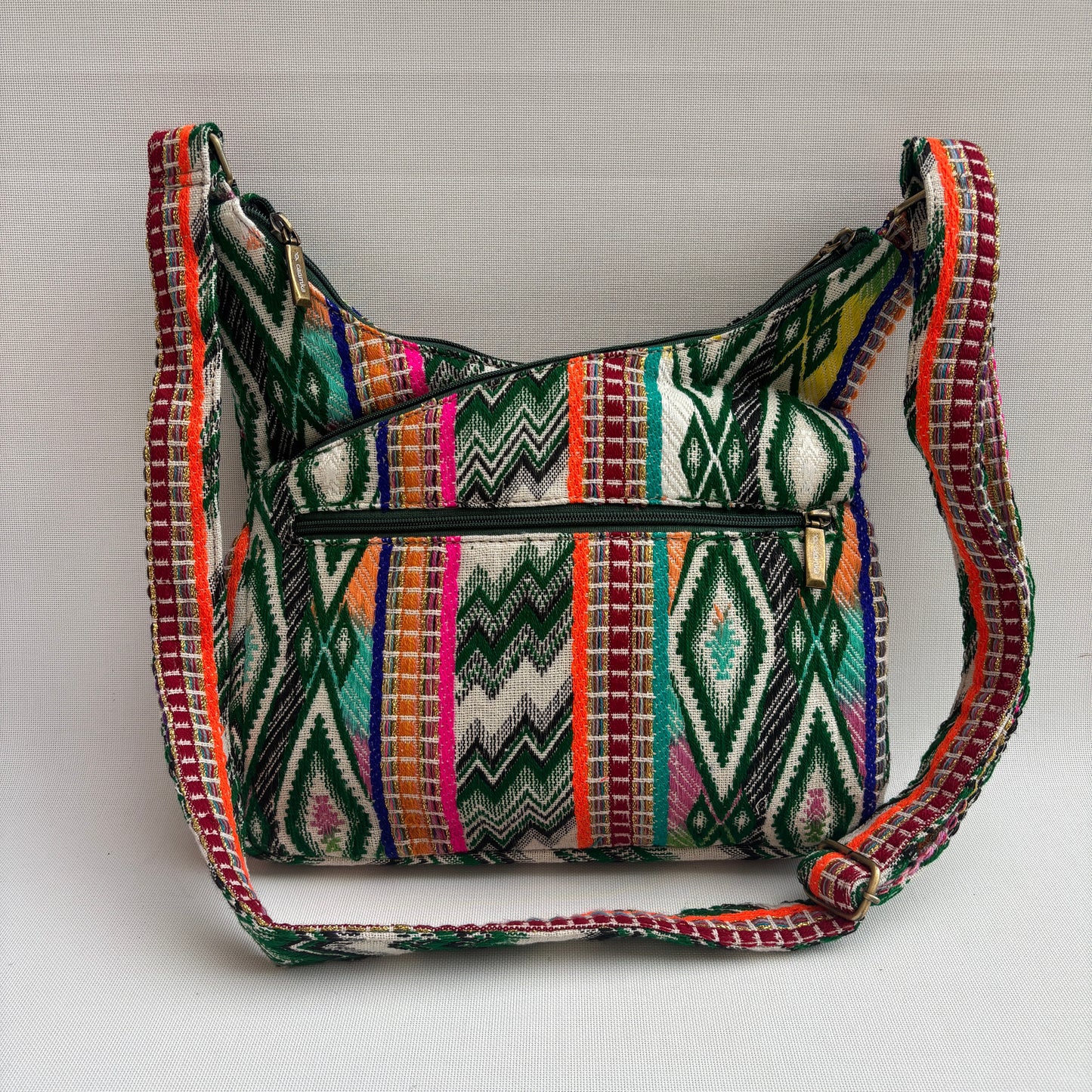 Bolso Bandolera Súper Caomka "Emerald Tribal Glow" · Pieza Única Núm. 18502