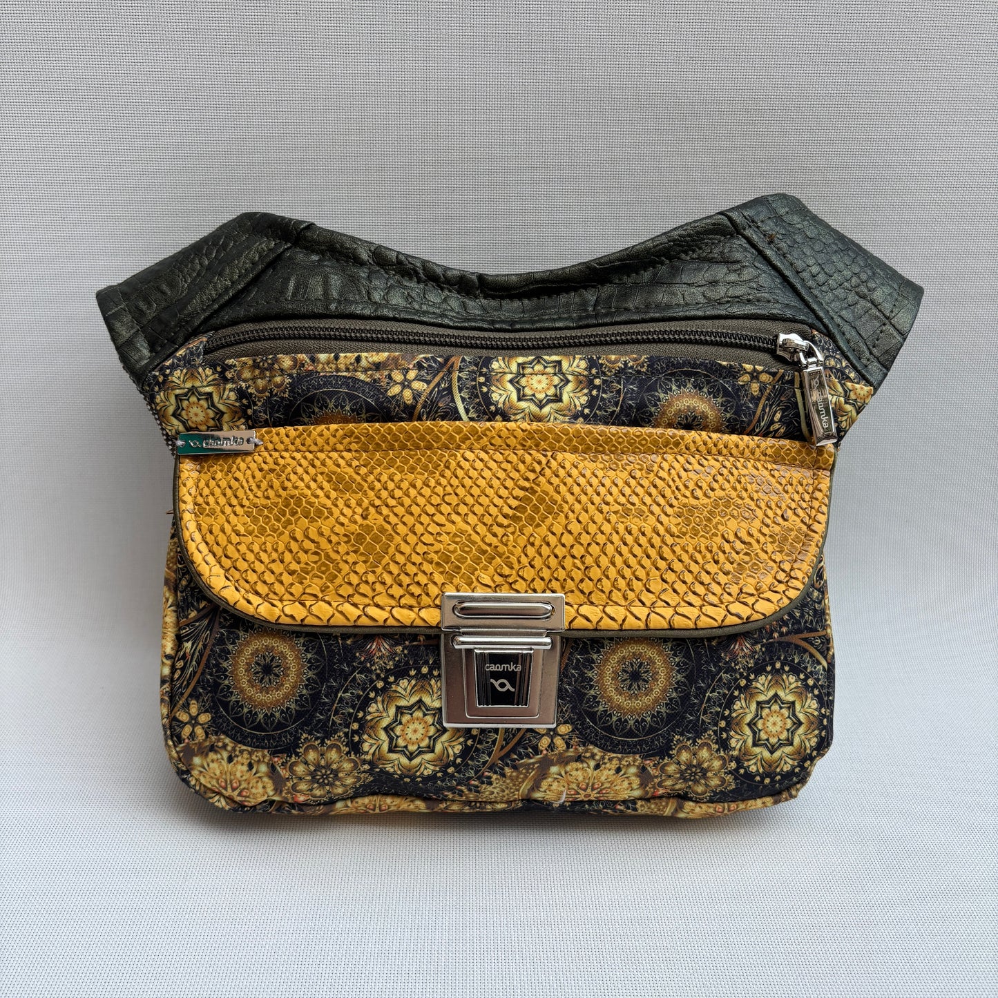 Riñonera "Elegant Fantasy Mandalas" + Bolsillo trasero · Pieza Única Núm. 17136
