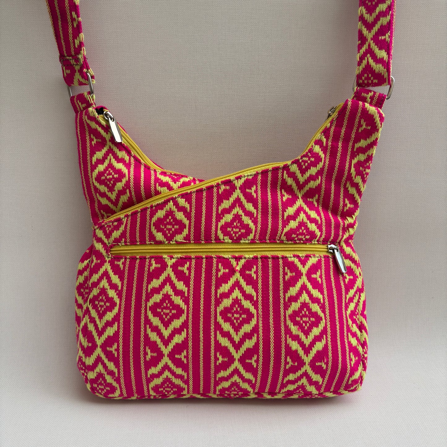 Bolso Bandolera Súper Caomka "Fuchsia Lime Power" · Pieza Única Núm. 18499