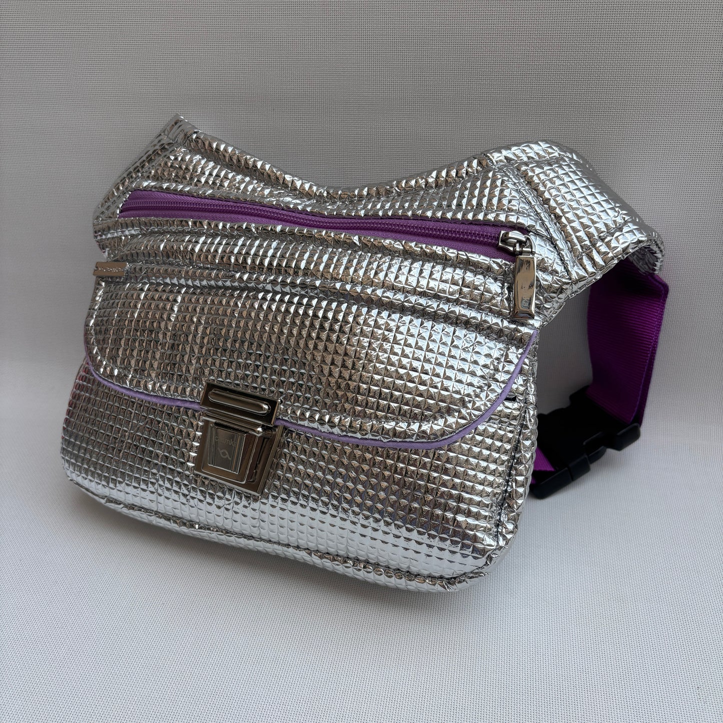 Riñonera "Special Silver Cold Top" · Pieza Única Núm. 17936
