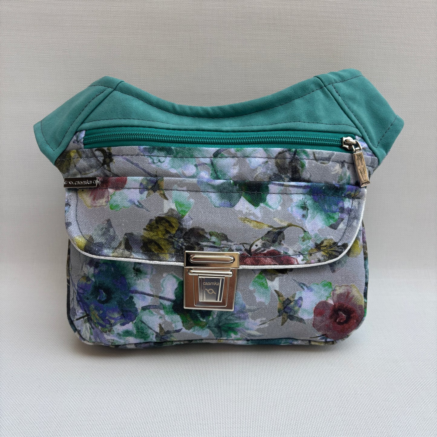 Riñonera "Special Flowers Turquesa Top" · Pieza Única Núm. 17981