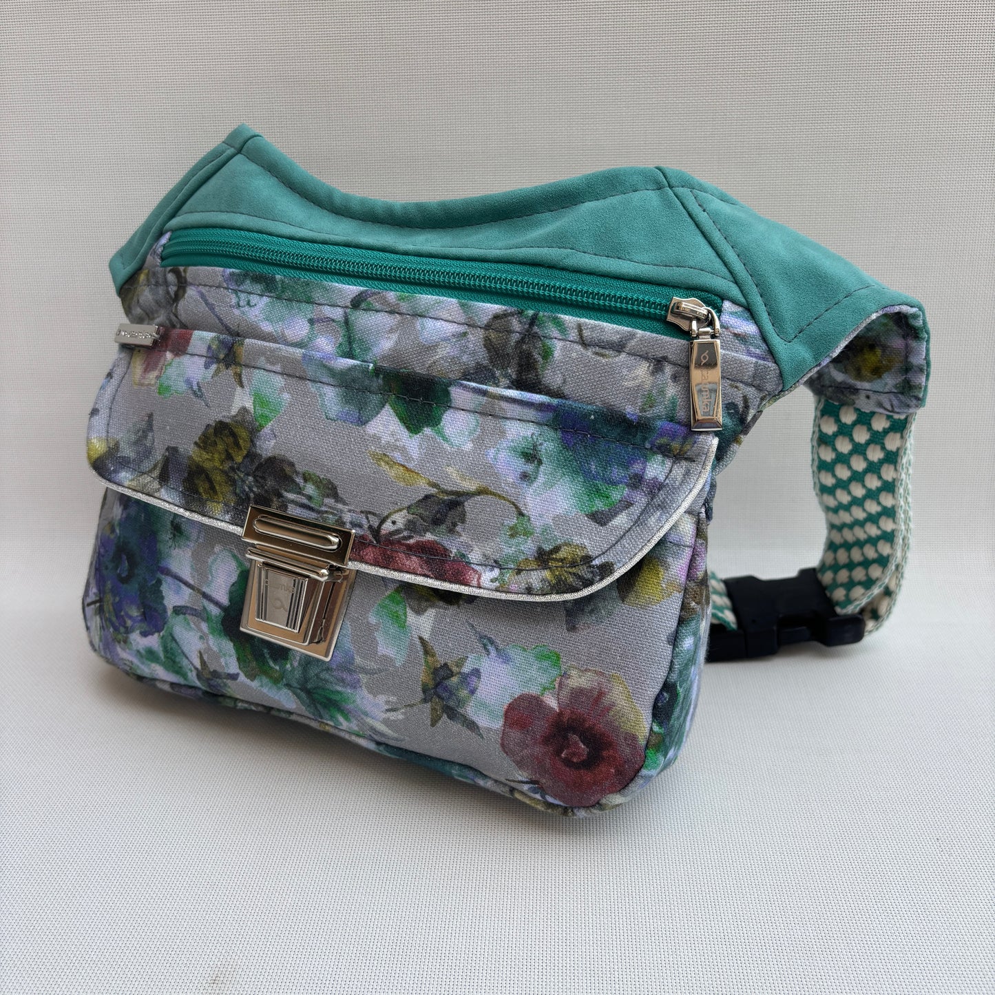 Riñonera "Special Flowers Turquesa Top" · Pieza Única Núm. 17981