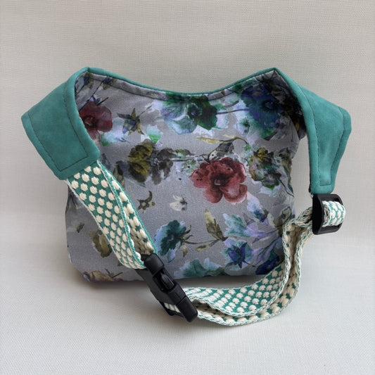 Riñonera "Special Flowers Turquesa Top" · Pieza Única Núm. 17981