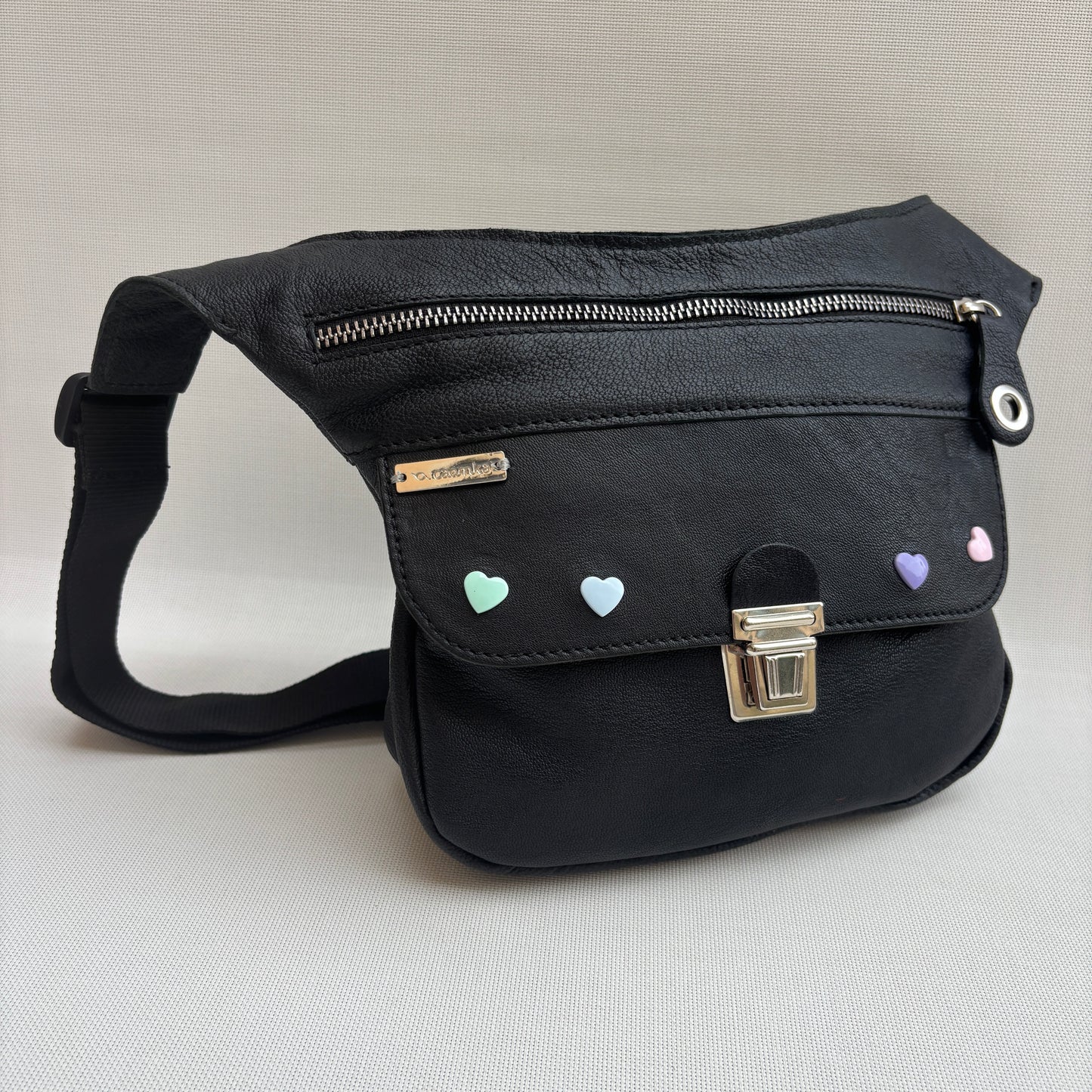 Riñonera "Mini Black & Hearts" · Piel · Cuero · Pieza Única Núm. 17945