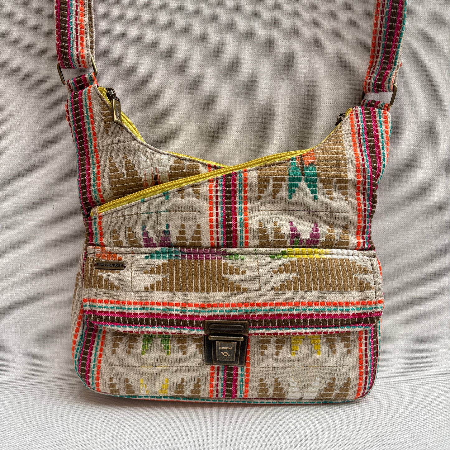 Bolso Bandolera Súper Caomka "Tribal Energy" · Pieza Única Núm. 18495
