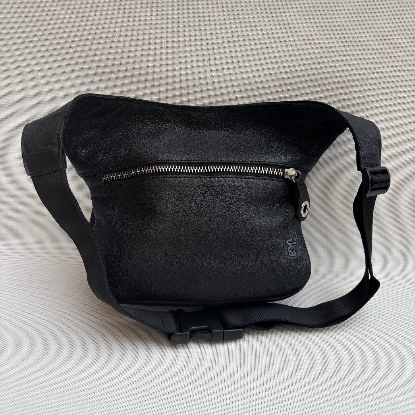Riñonera "Mini Black & Hearts" · Piel · Cuero · Pieza Única Núm. 17945
