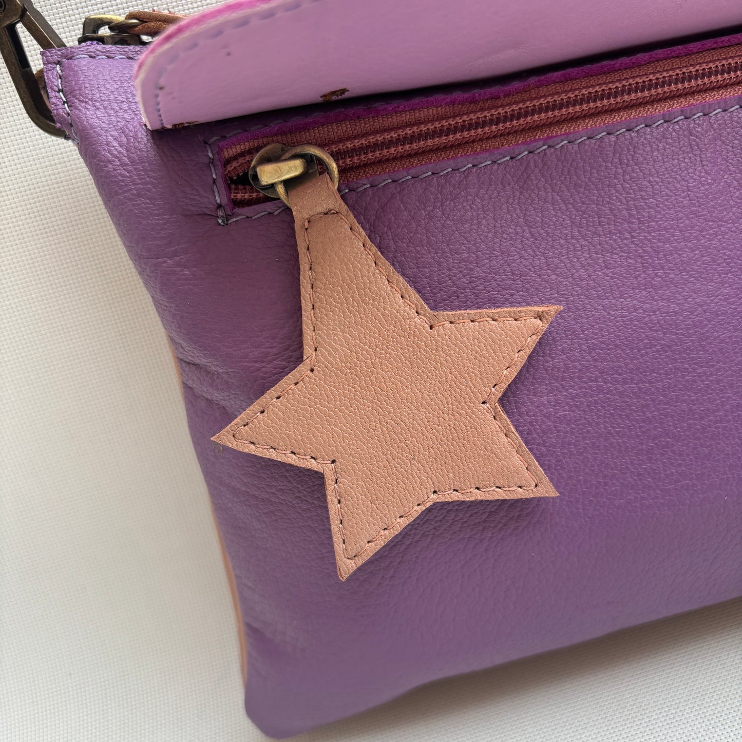 Bolso Caomka "Estrella" · Piel - Cuero · Pieza Única Núm. 18551